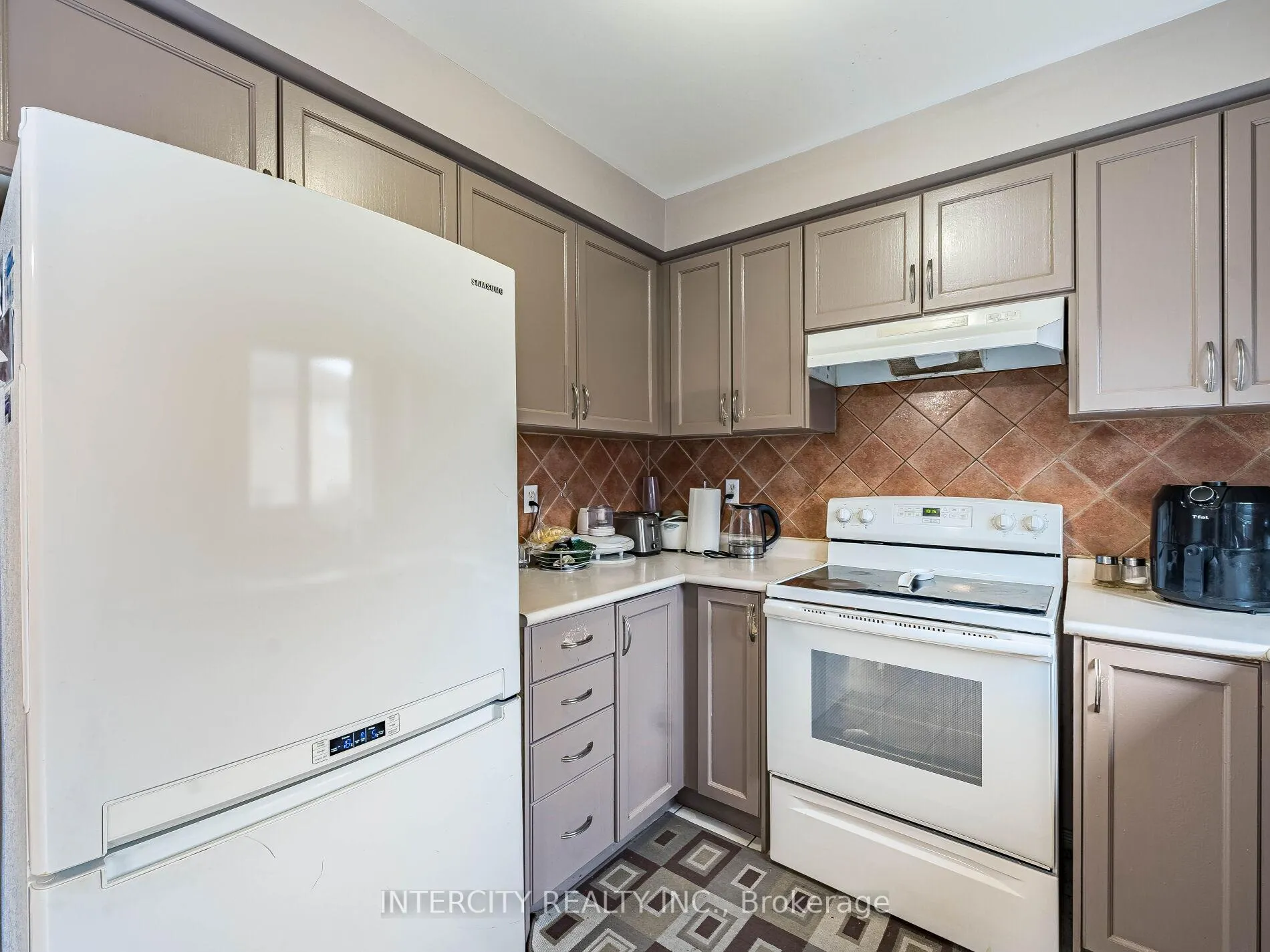 Photo 21 of 8 Wedgewood Place, Vaughan, Concord — HOMEH