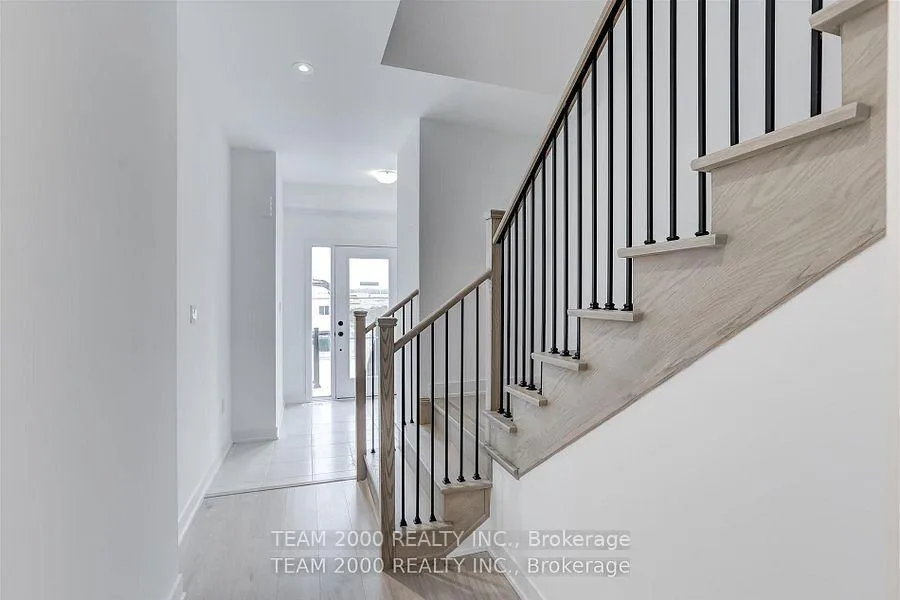 Photo 3 of 26 Wheatfield Road, Barrie, Rural Barrie Southeast — HOMEH