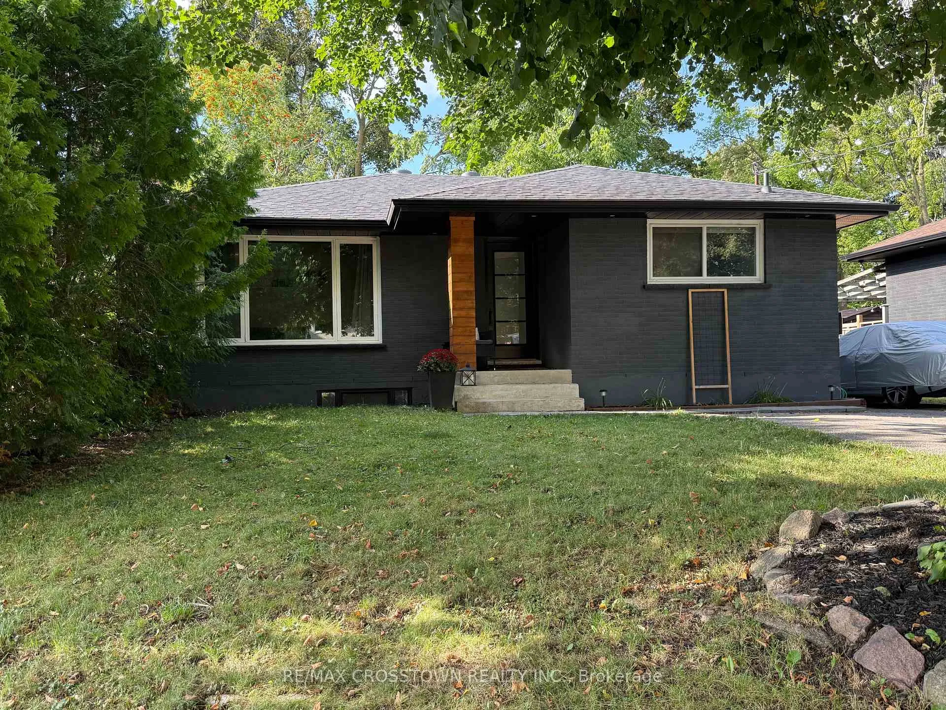 Photo 1 of 34 Queen Street, Barrie, Codrington — HOMEH