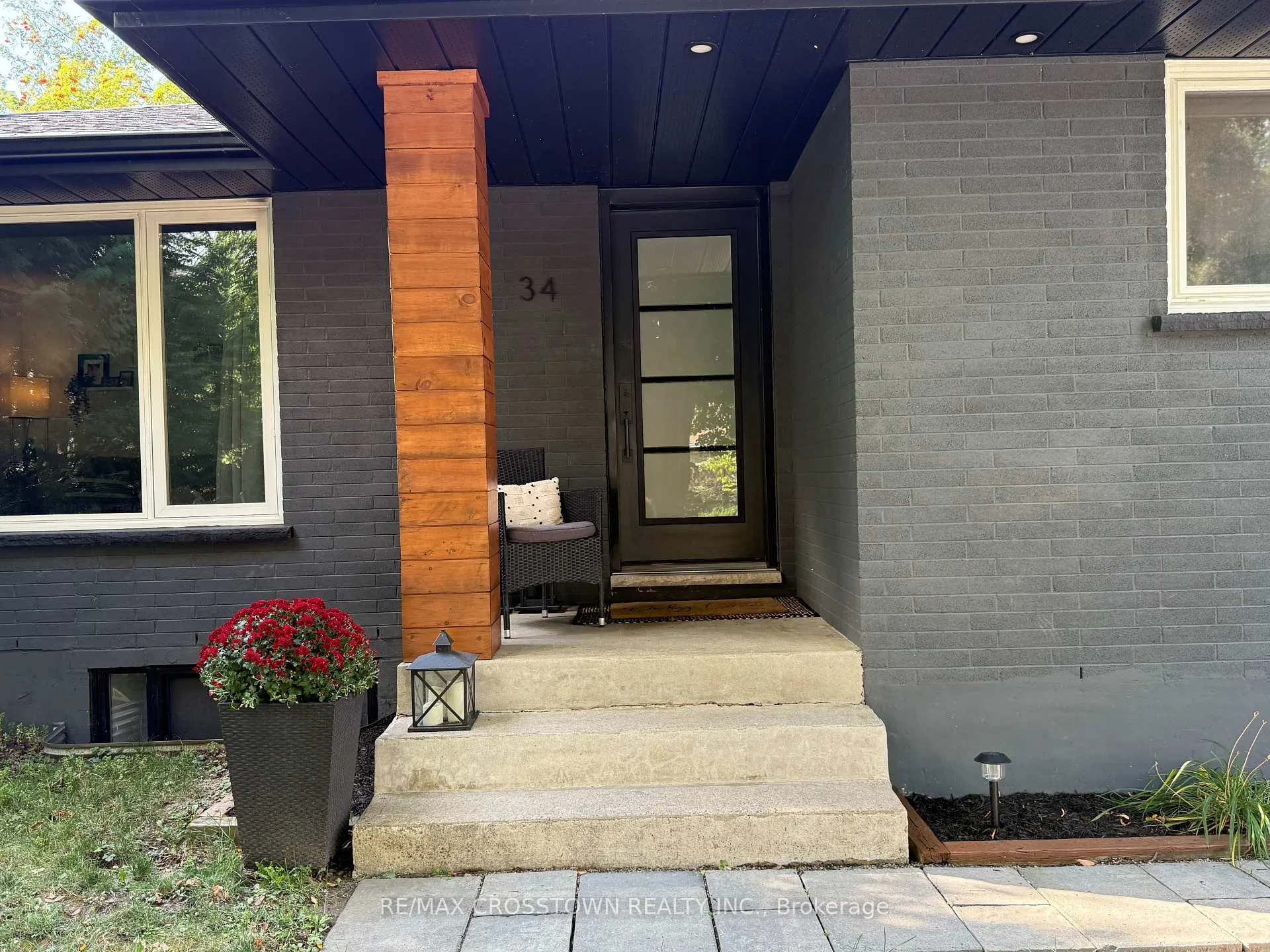 Photo 2 of 34 Queen Street, Barrie, Codrington — HOMEH