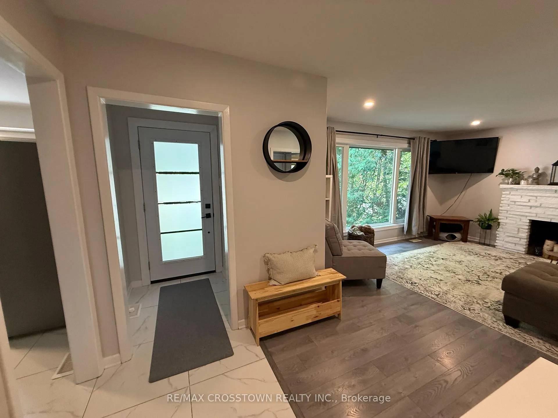 Photo 4 of 34 Queen Street, Barrie, Codrington — HOMEH
