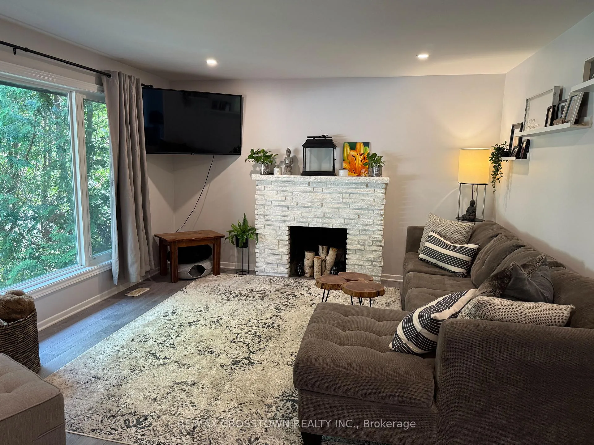 Photo 6 of 34 Queen Street, Barrie, Codrington — HOMEH