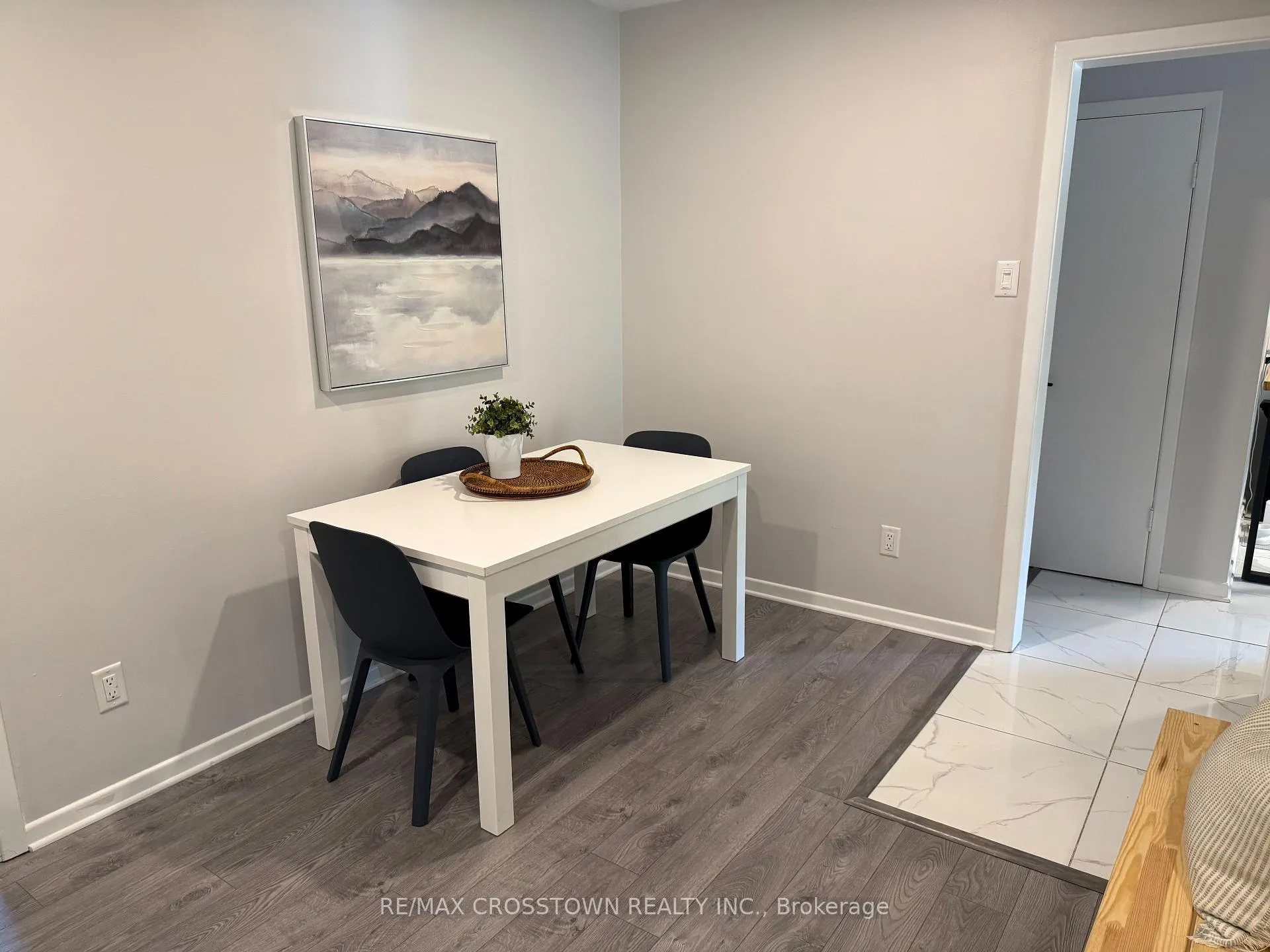 Photo 10 of 34 Queen Street, Barrie, Codrington — HOMEH