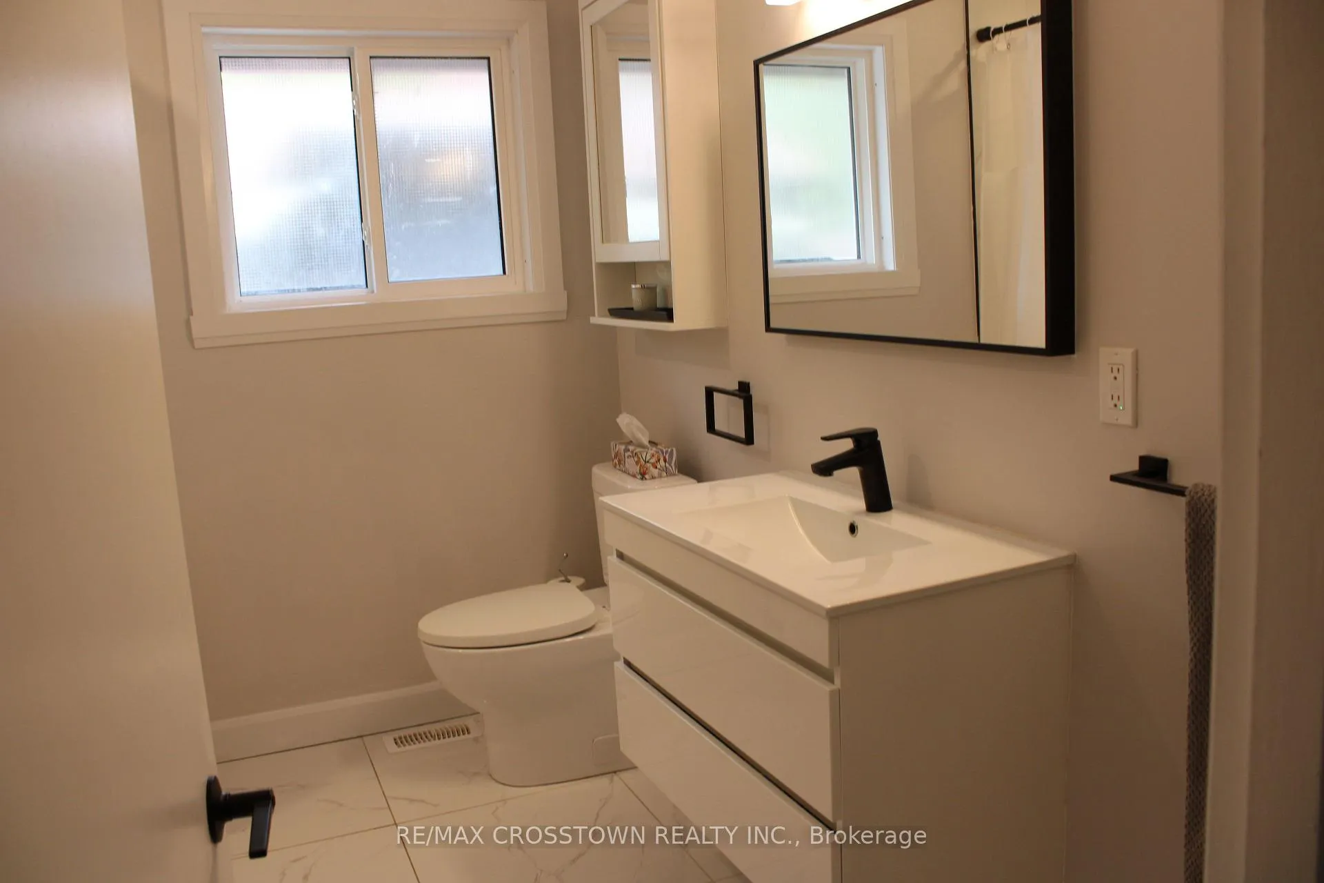 Photo 18 of 34 Queen Street, Barrie, Codrington — HOMEH