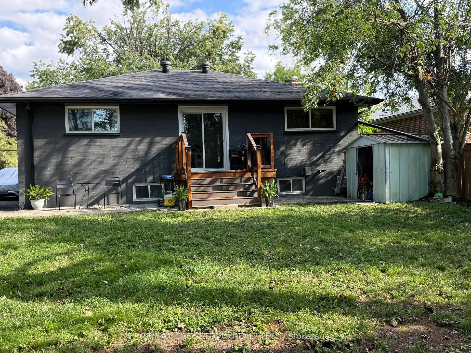Photo 21 of 34 Queen Street, Barrie, Codrington — HOMEH