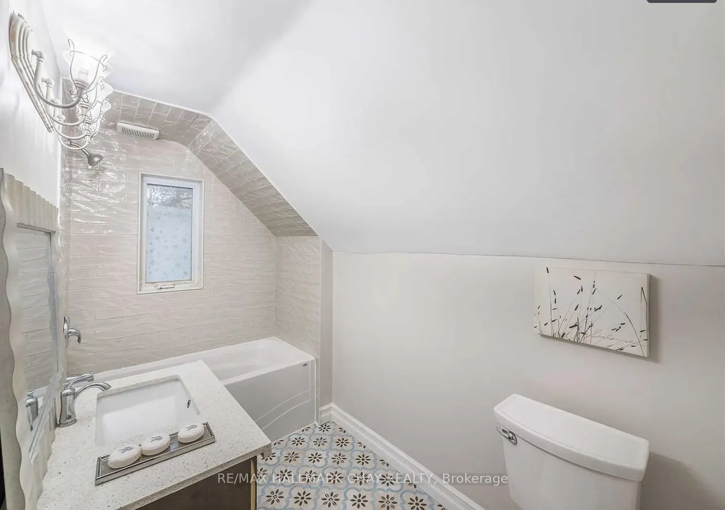 Photo 6 of 99 John Street W, Barrie, Allandale — HOMEH
