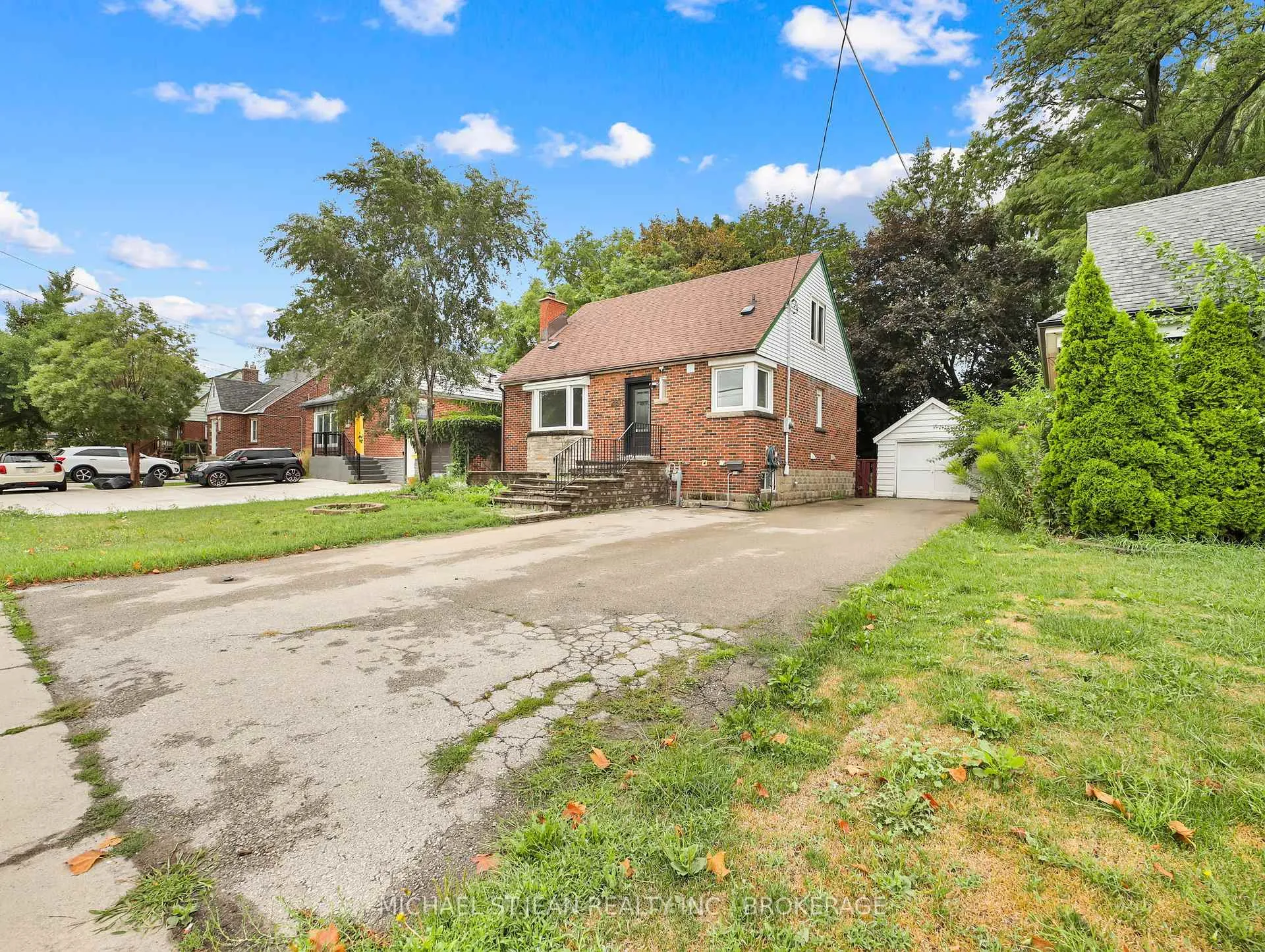 Photo 2 of 880 Garth Street, Hamilton, Westcliffe — HOMEH