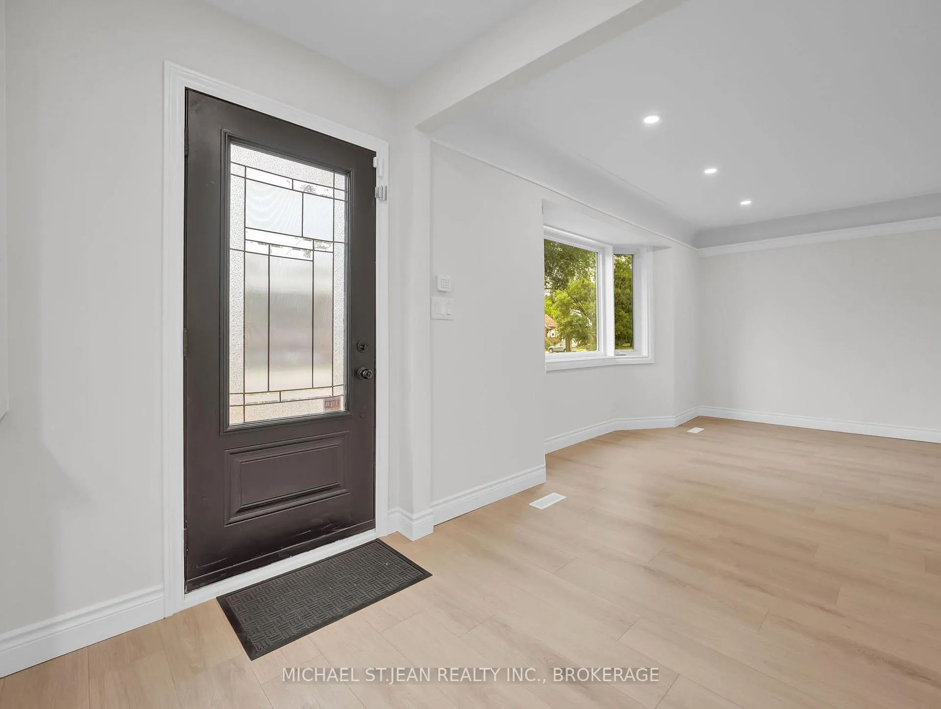 Photo 4 of 880 Garth Street, Hamilton, Westcliffe — HOMEH