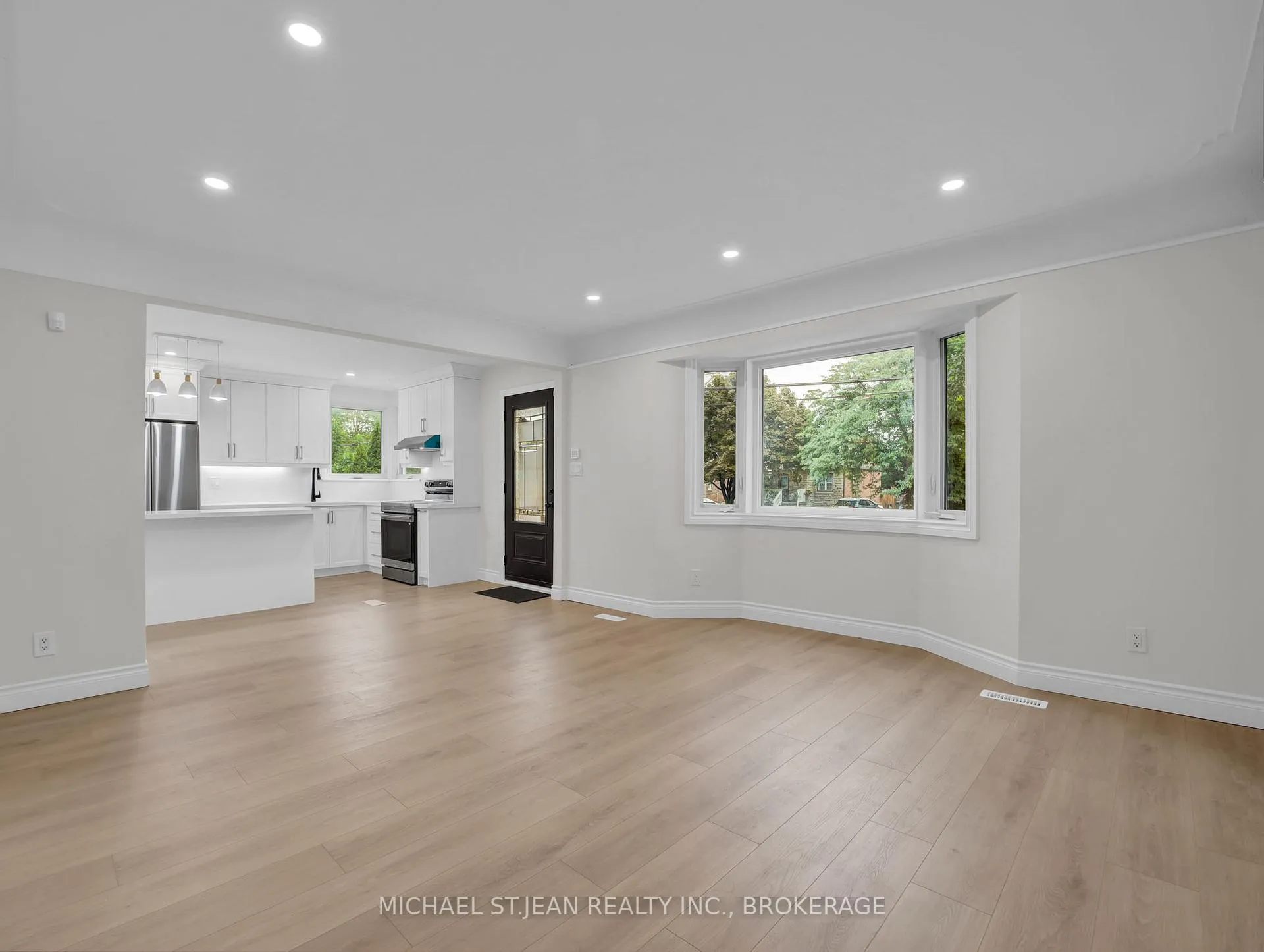 Photo 7 of 880 Garth Street, Hamilton, Westcliffe — HOMEH
