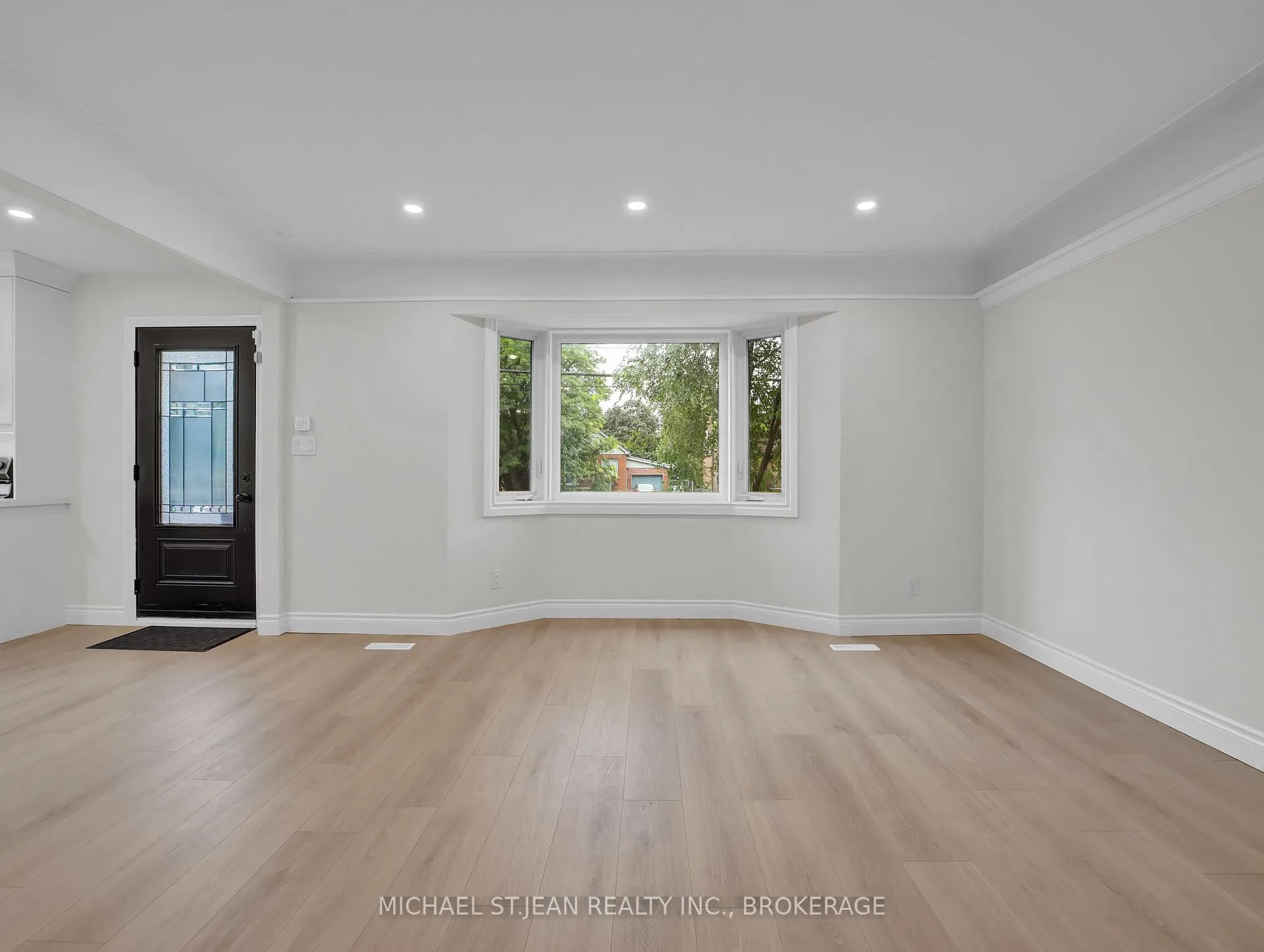 Photo 8 of 880 Garth Street, Hamilton, Westcliffe — HOMEH