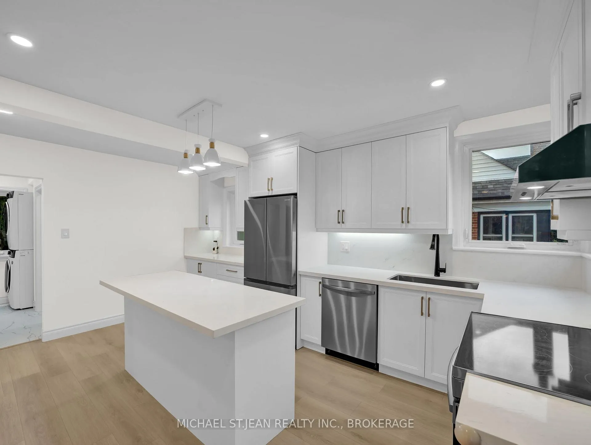 Photo 12 of 880 Garth Street, Hamilton, Westcliffe — HOMEH
