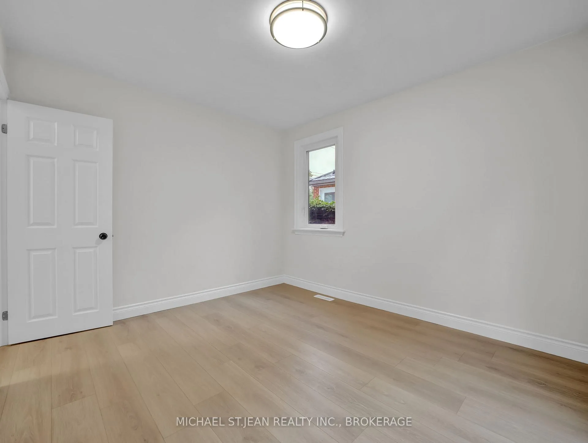 Photo 19 of 880 Garth Street, Hamilton, Westcliffe — HOMEH