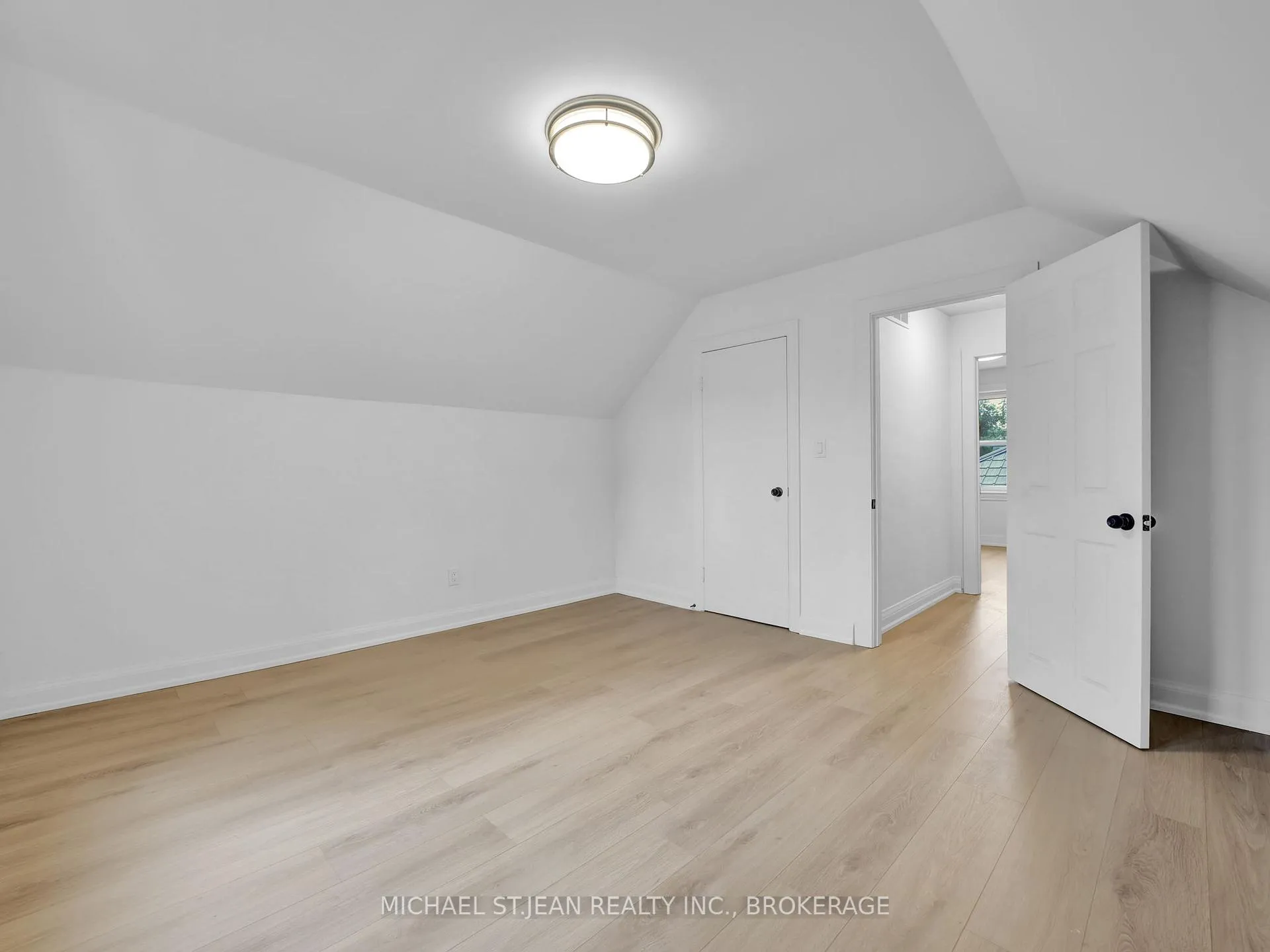 Photo 22 of 880 Garth Street, Hamilton, Westcliffe — HOMEH