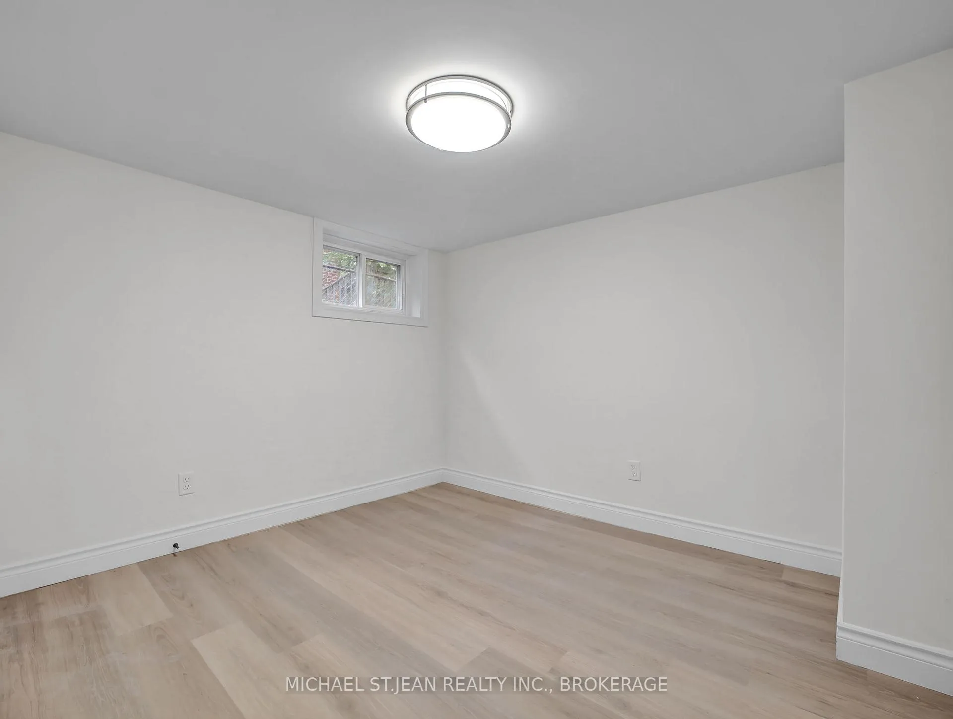 Photo 32 of 880 Garth Street, Hamilton, Westcliffe — HOMEH