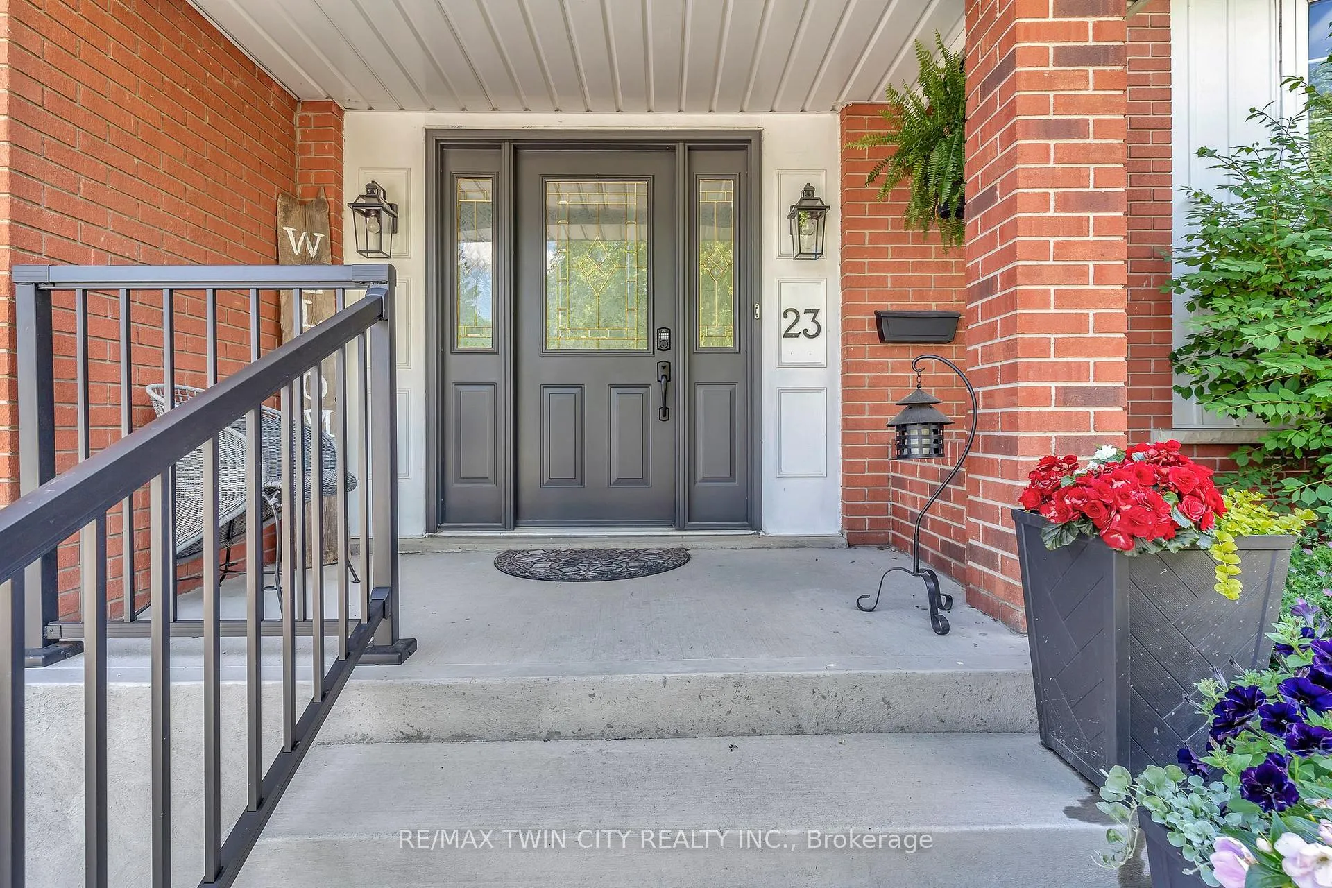 Photo 4 of 23 Meadowbrook Drive, Kitchener — HOMEH