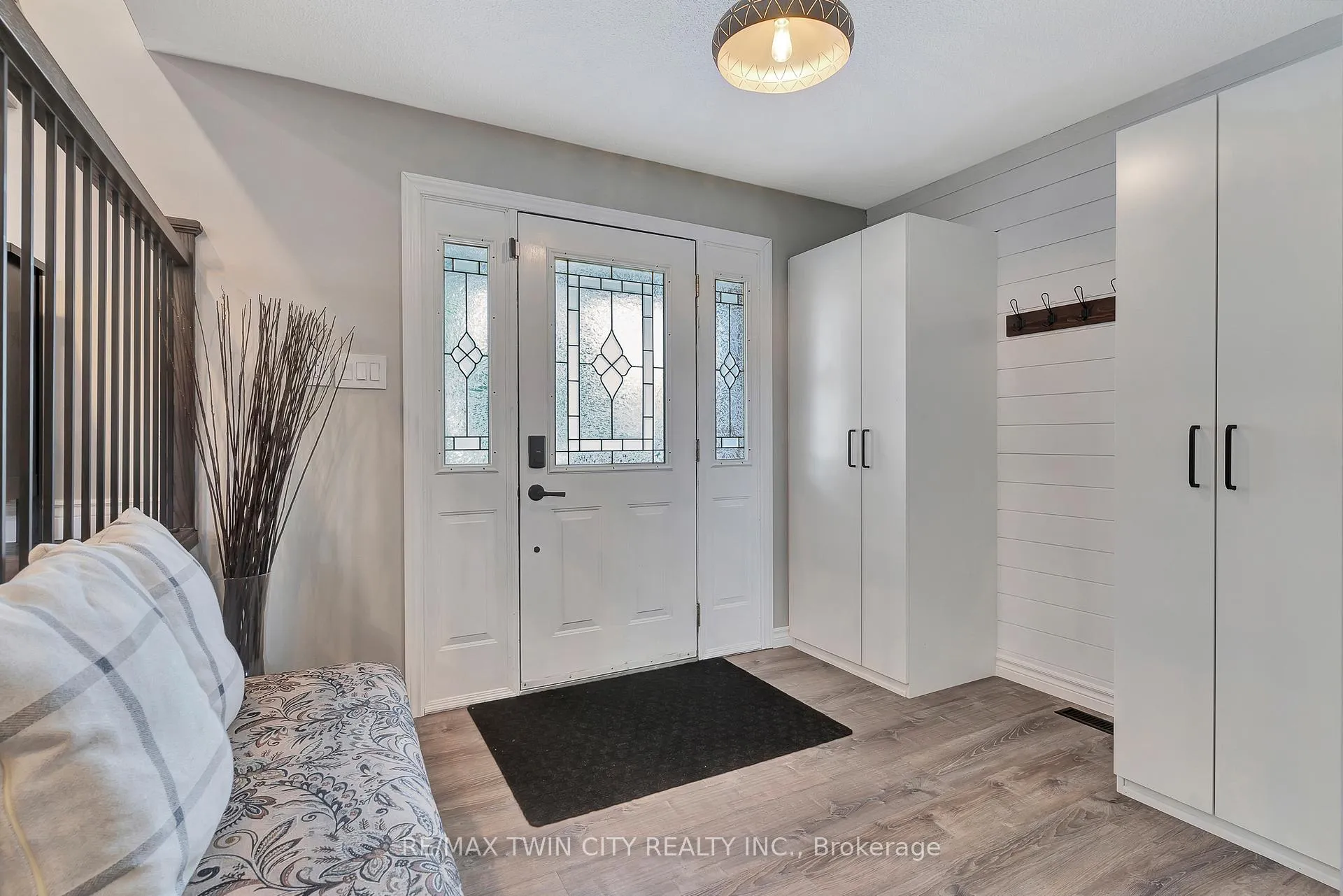 Photo 5 of 23 Meadowbrook Drive, Kitchener — HOMEH