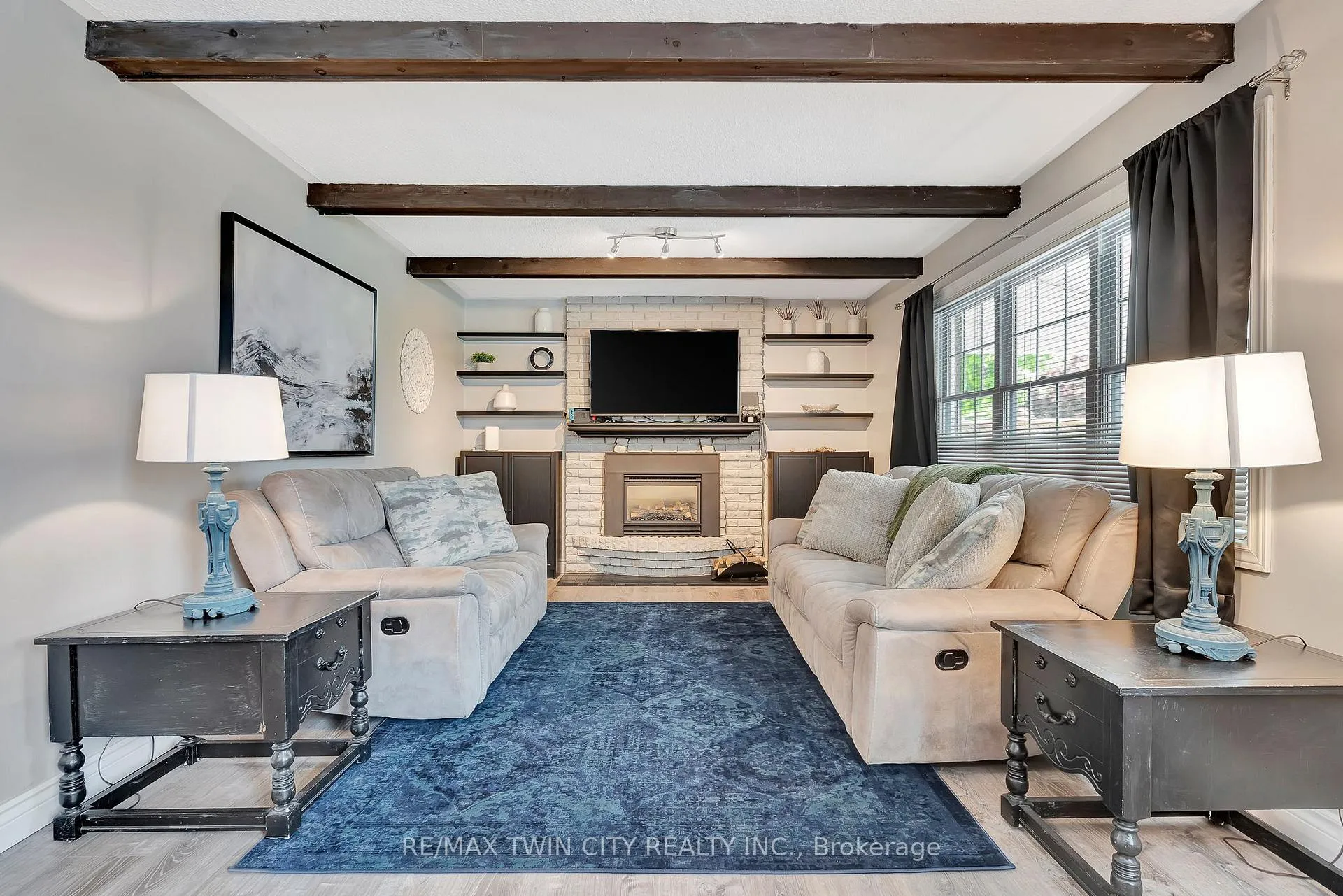Photo 10 of 23 Meadowbrook Drive, Kitchener — HOMEH