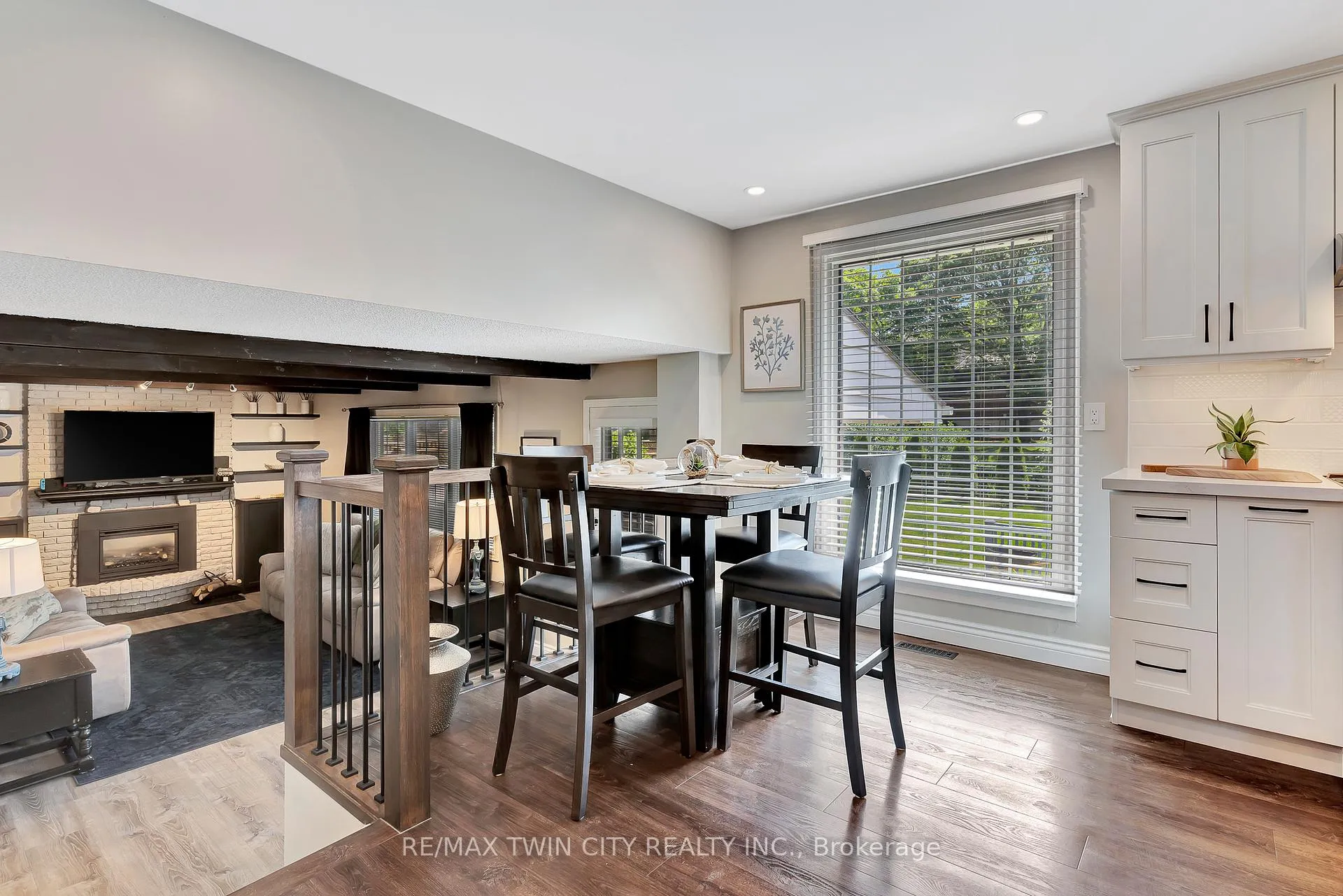 Photo 13 of 23 Meadowbrook Drive, Kitchener — HOMEH