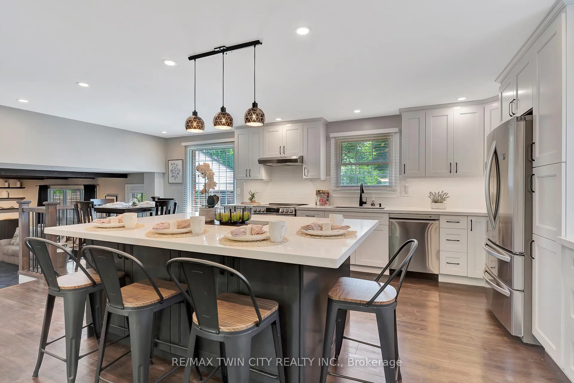 Photo 17 of 23 Meadowbrook Drive, Kitchener — HOMEH