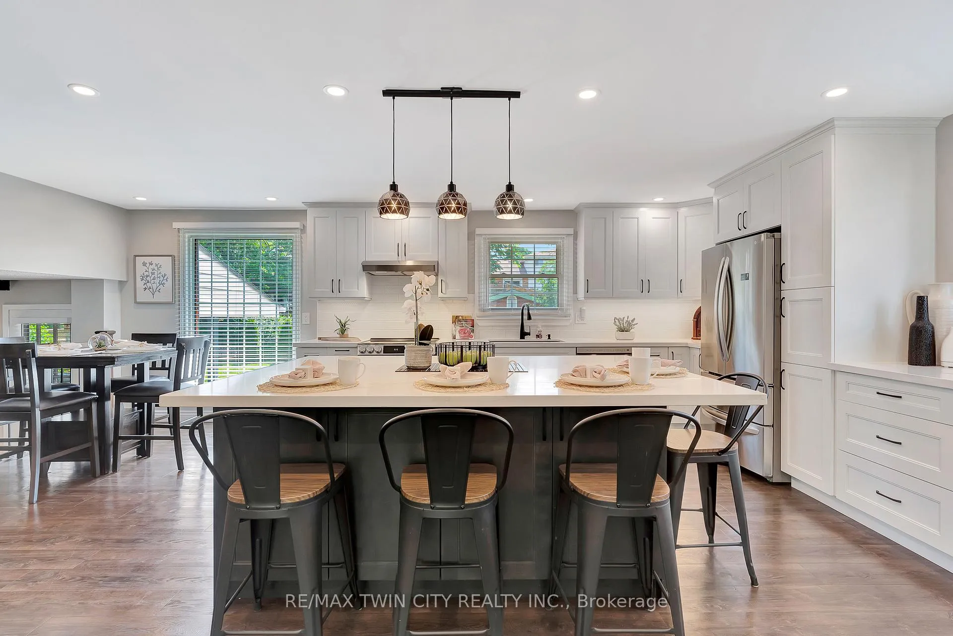 Photo 18 of 23 Meadowbrook Drive, Kitchener — HOMEH