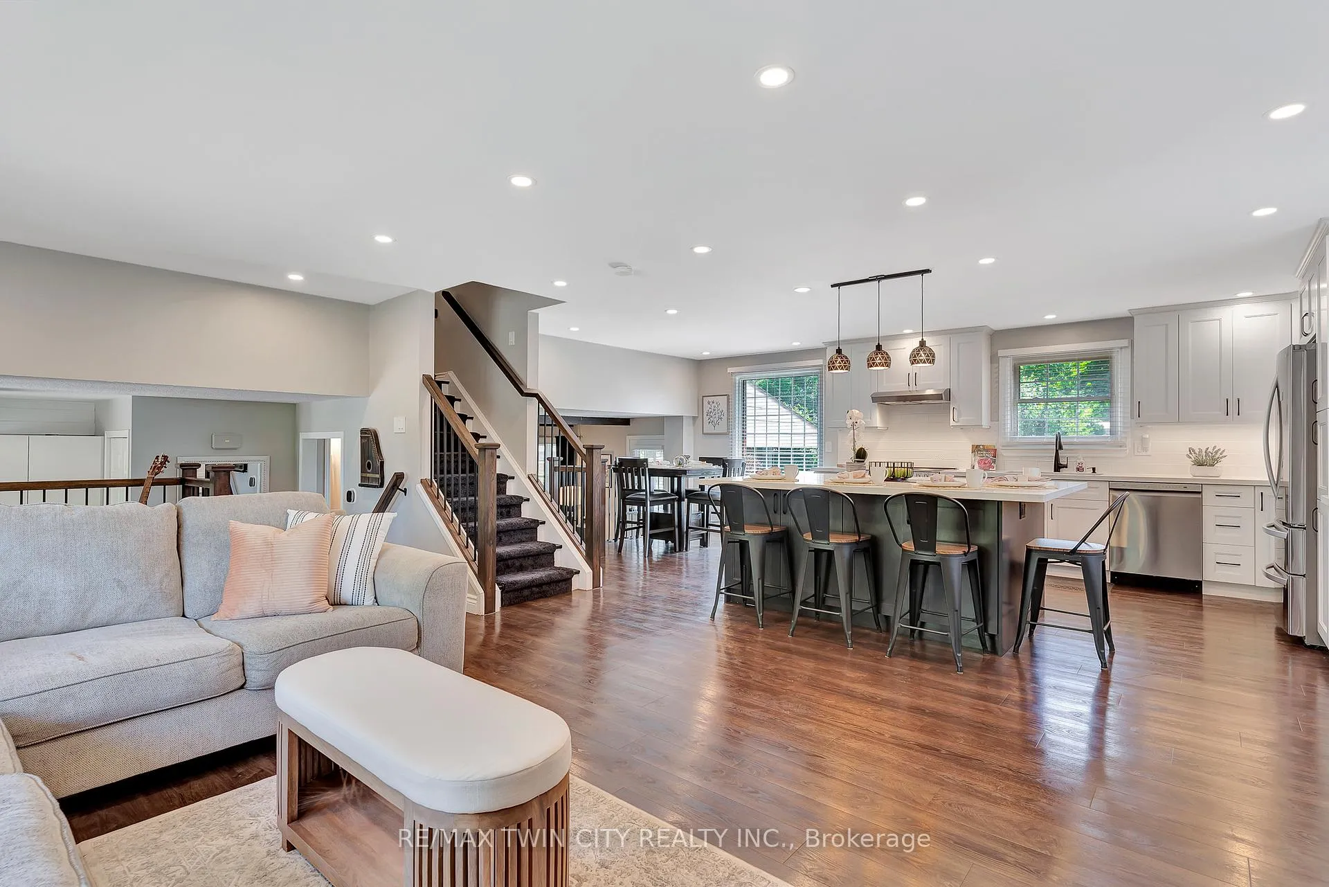Photo 20 of 23 Meadowbrook Drive, Kitchener — HOMEH