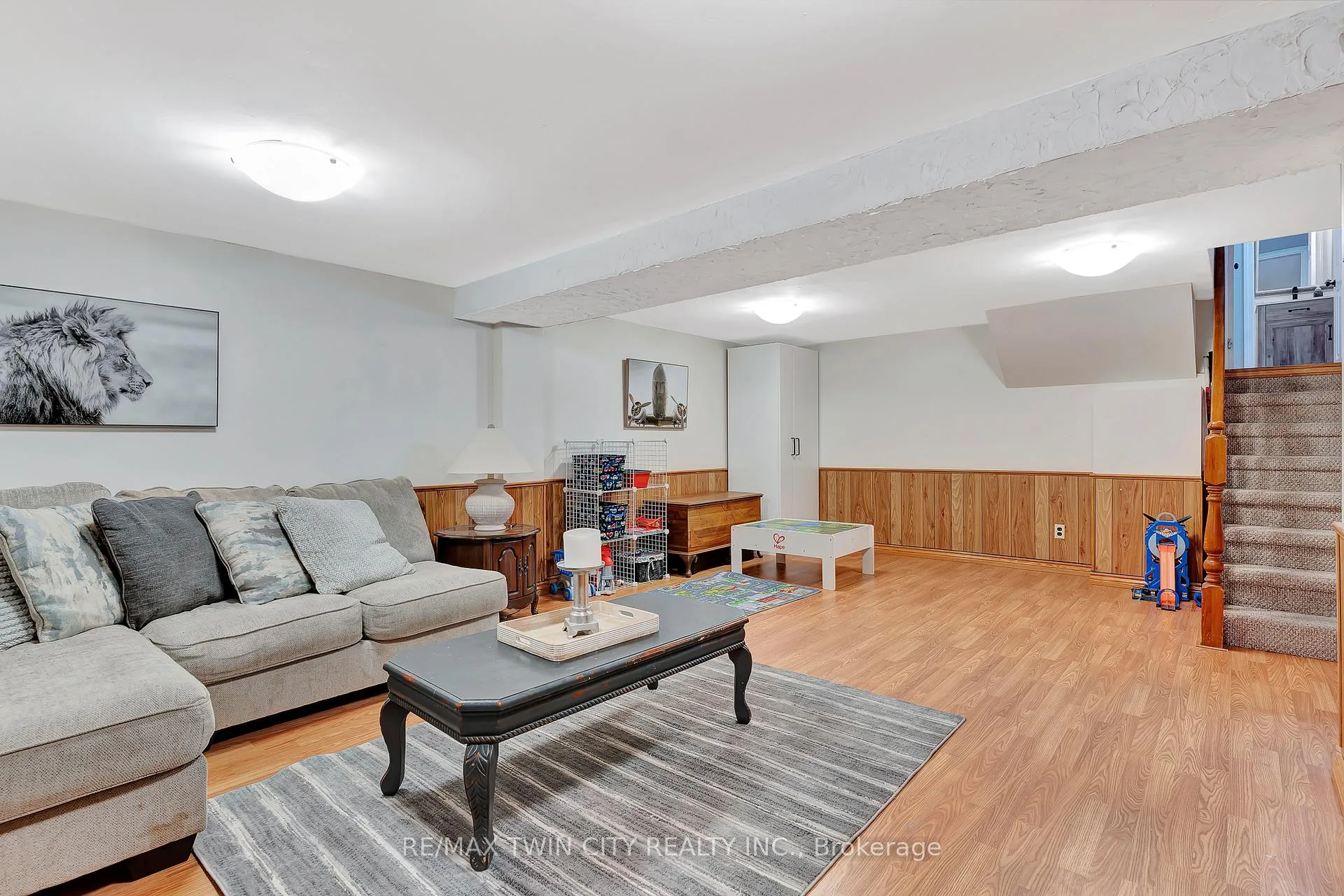 Photo 34 of 23 Meadowbrook Drive, Kitchener — HOMEH