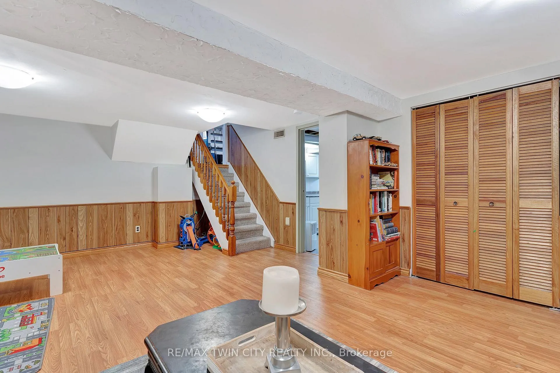 Photo 35 of 23 Meadowbrook Drive, Kitchener — HOMEH