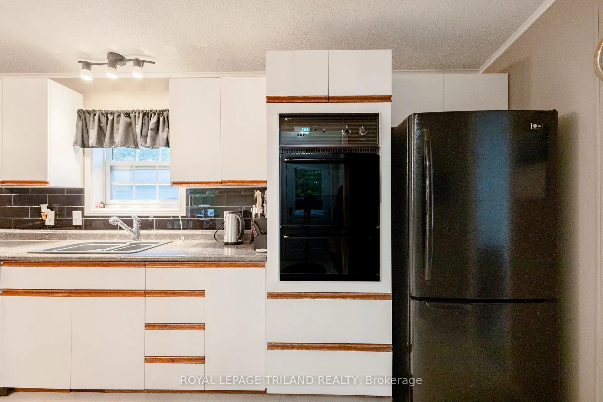 Photo 26 of 14 Dominican Lane, Bluewater, Hay — HOMEH