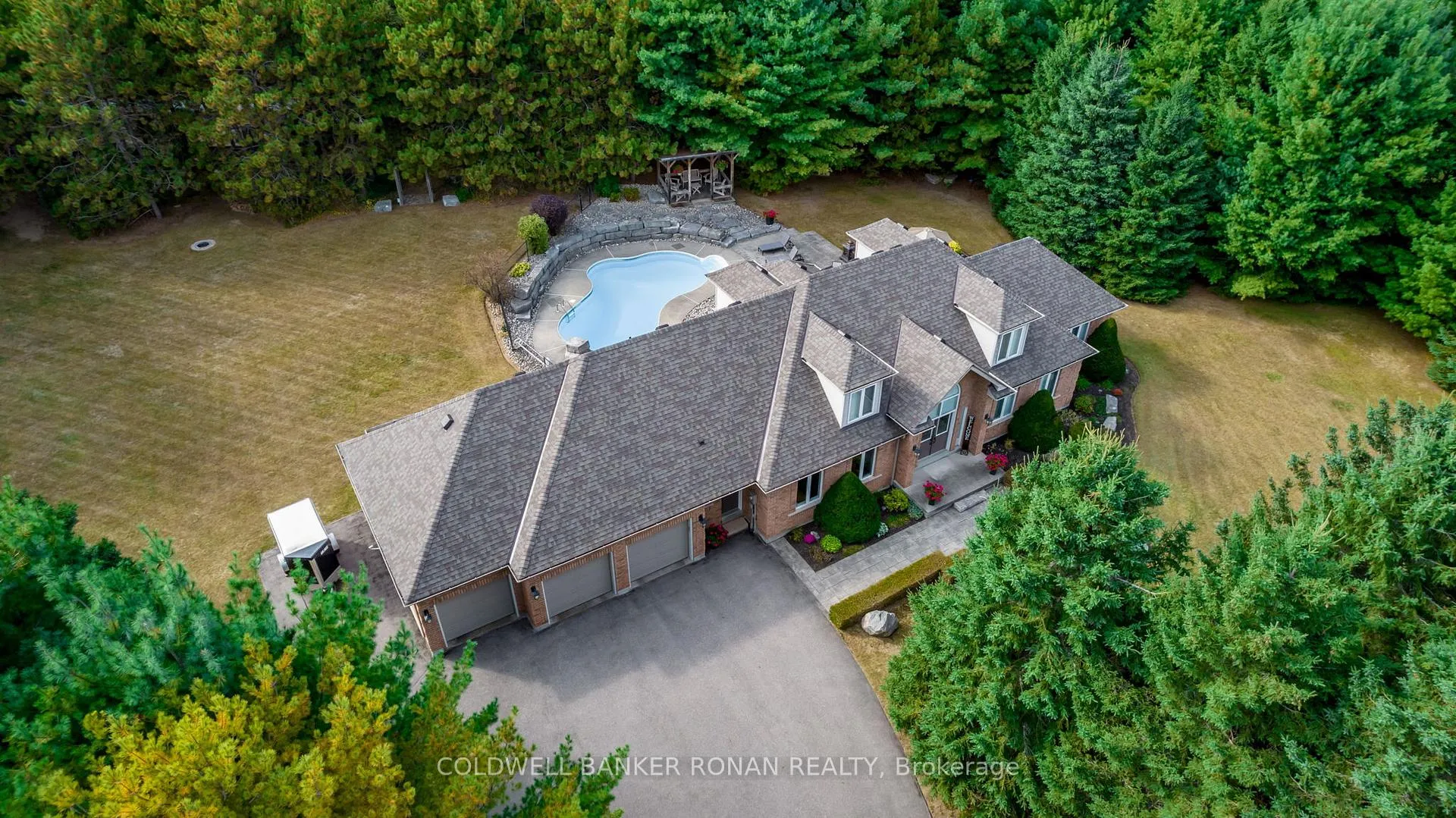 Photo 1 of 16 Indiana Drive, Caledon, Palgrave — HOMEH
