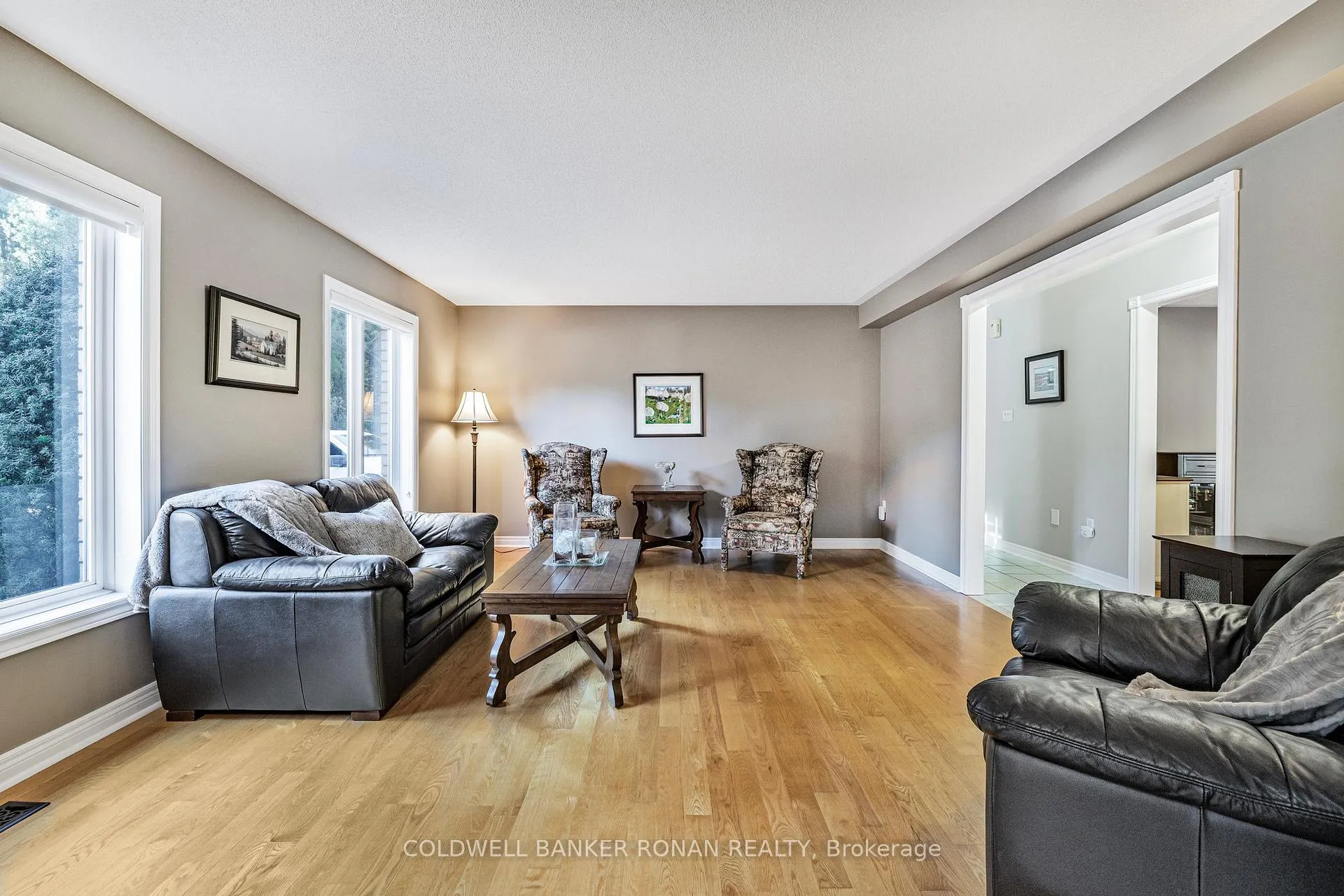 Photo 13 of 16 Indiana Drive, Caledon, Palgrave — HOMEH