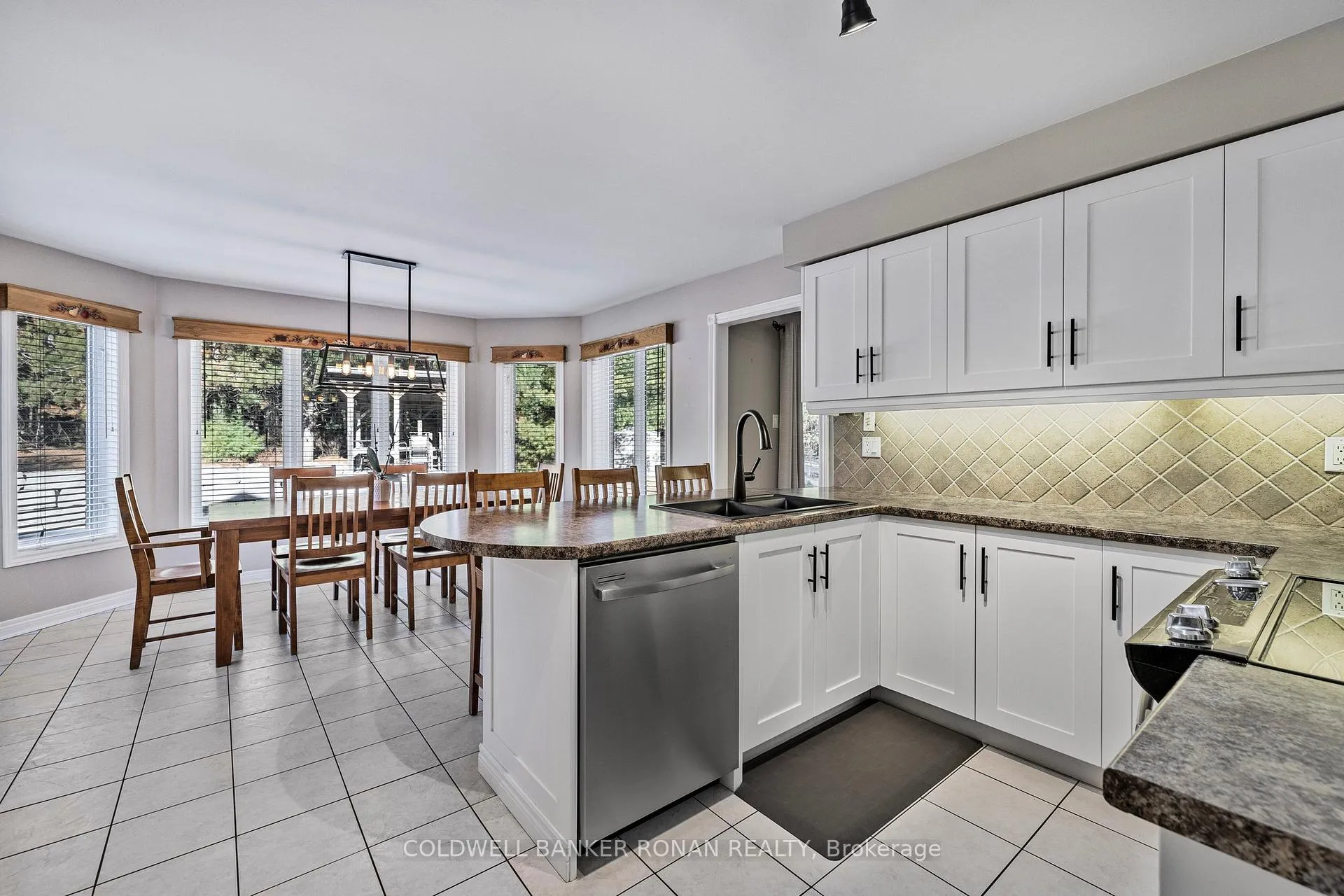 Photo 16 of 16 Indiana Drive, Caledon, Palgrave — HOMEH