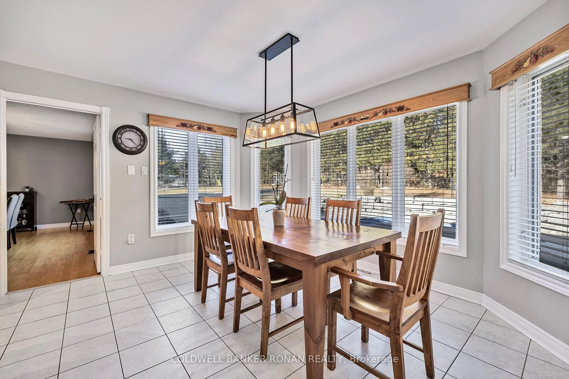 Photo 18 of 16 Indiana Drive, Caledon, Palgrave — HOMEH
