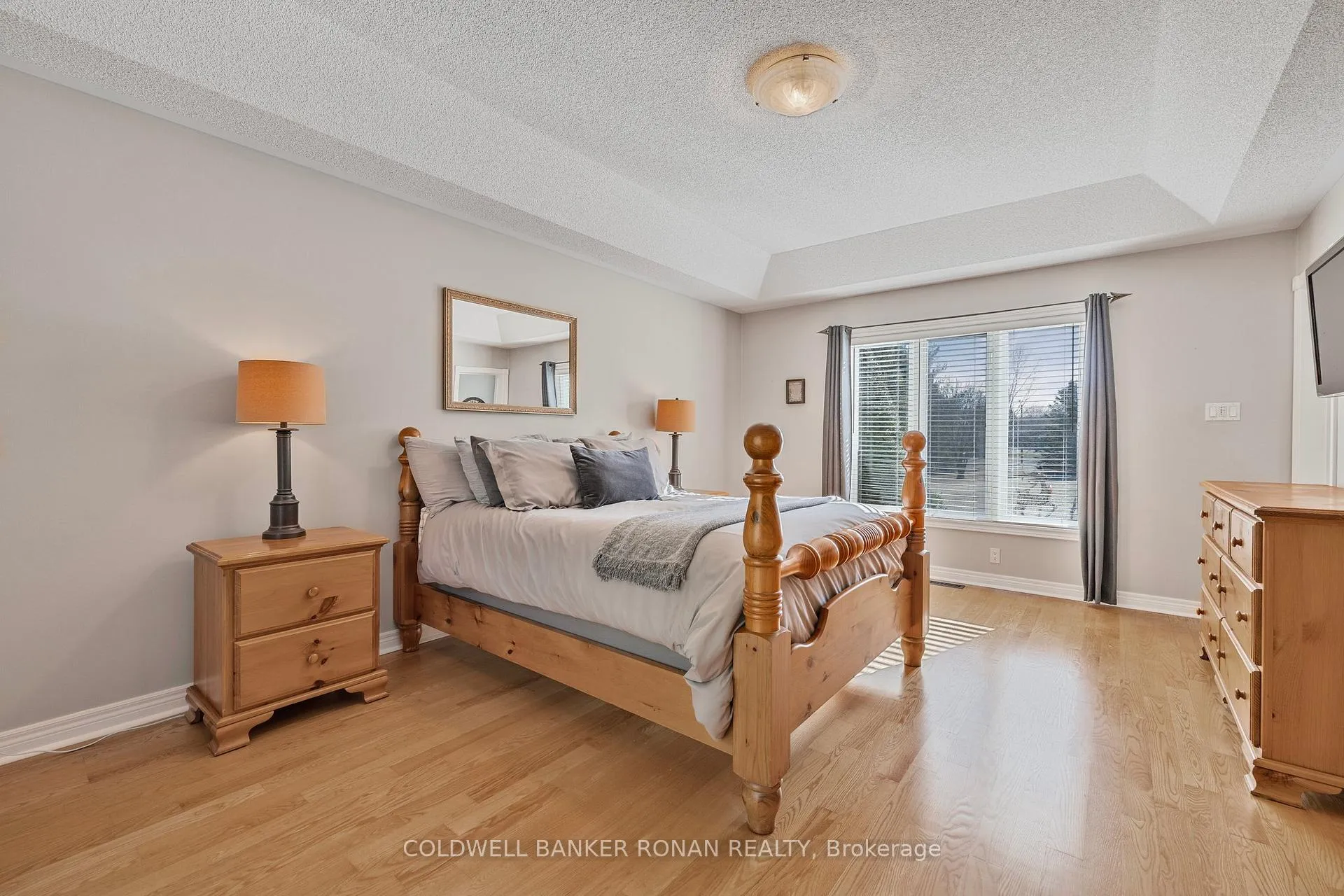 Photo 24 of 16 Indiana Drive, Caledon, Palgrave — HOMEH