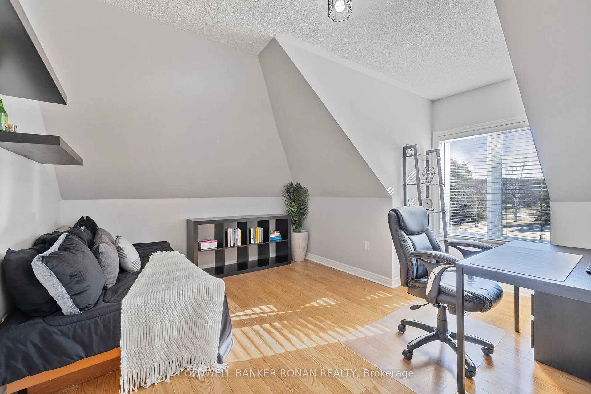 Photo 29 of 16 Indiana Drive, Caledon, Palgrave — HOMEH