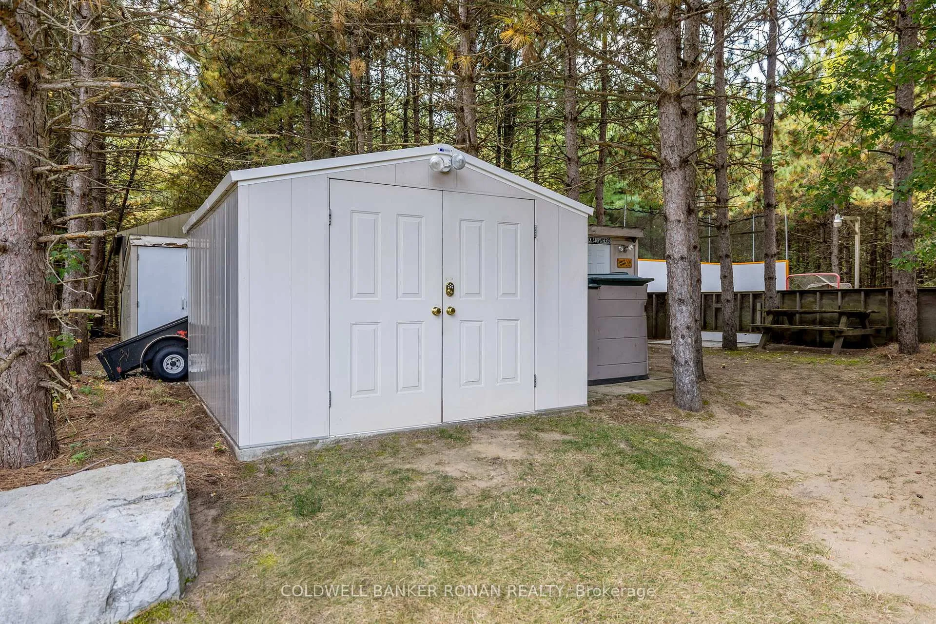 Photo 38 of 16 Indiana Drive, Caledon, Palgrave — HOMEH