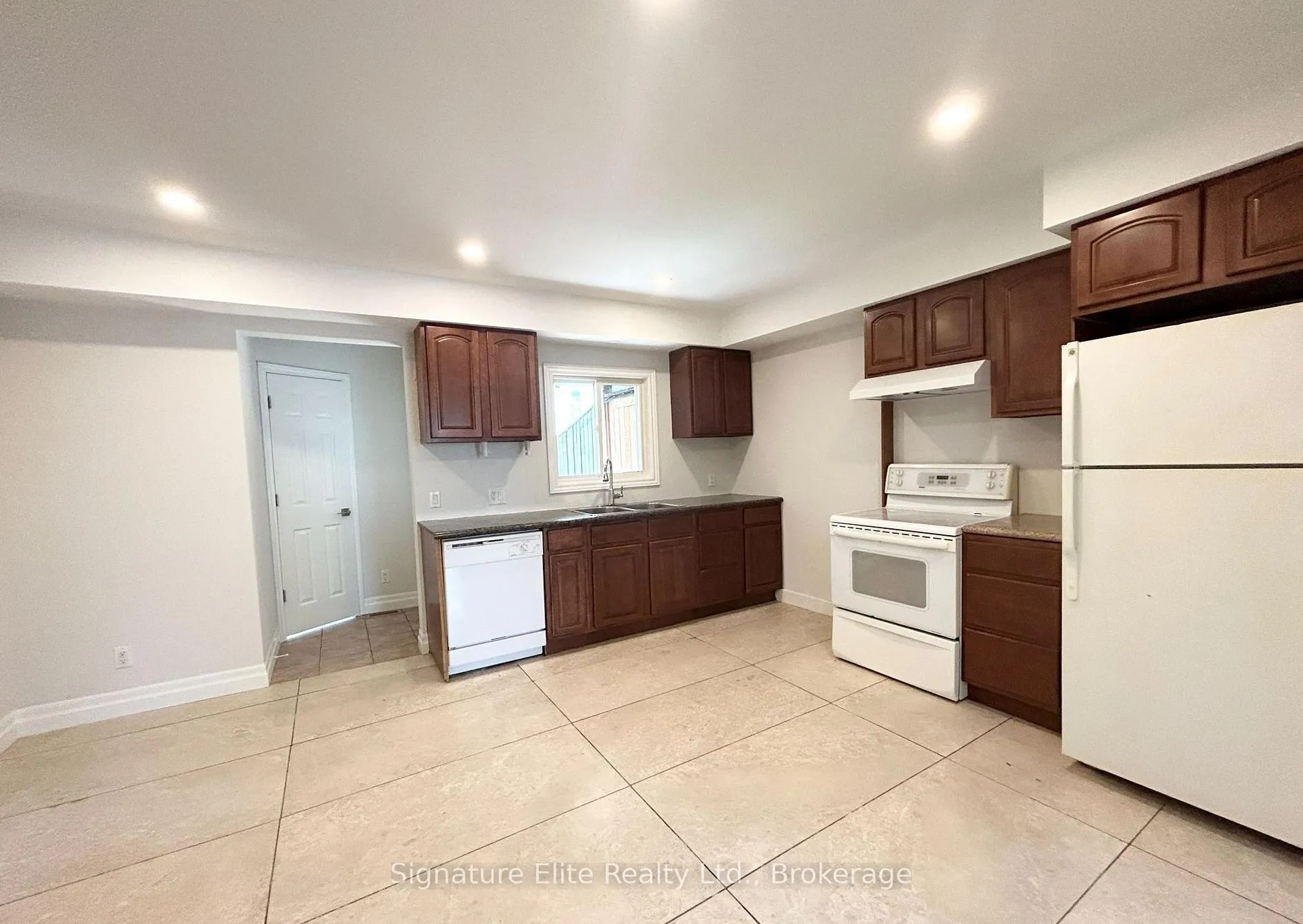Front of Unit 1, 431 Mcalpine Avenue N