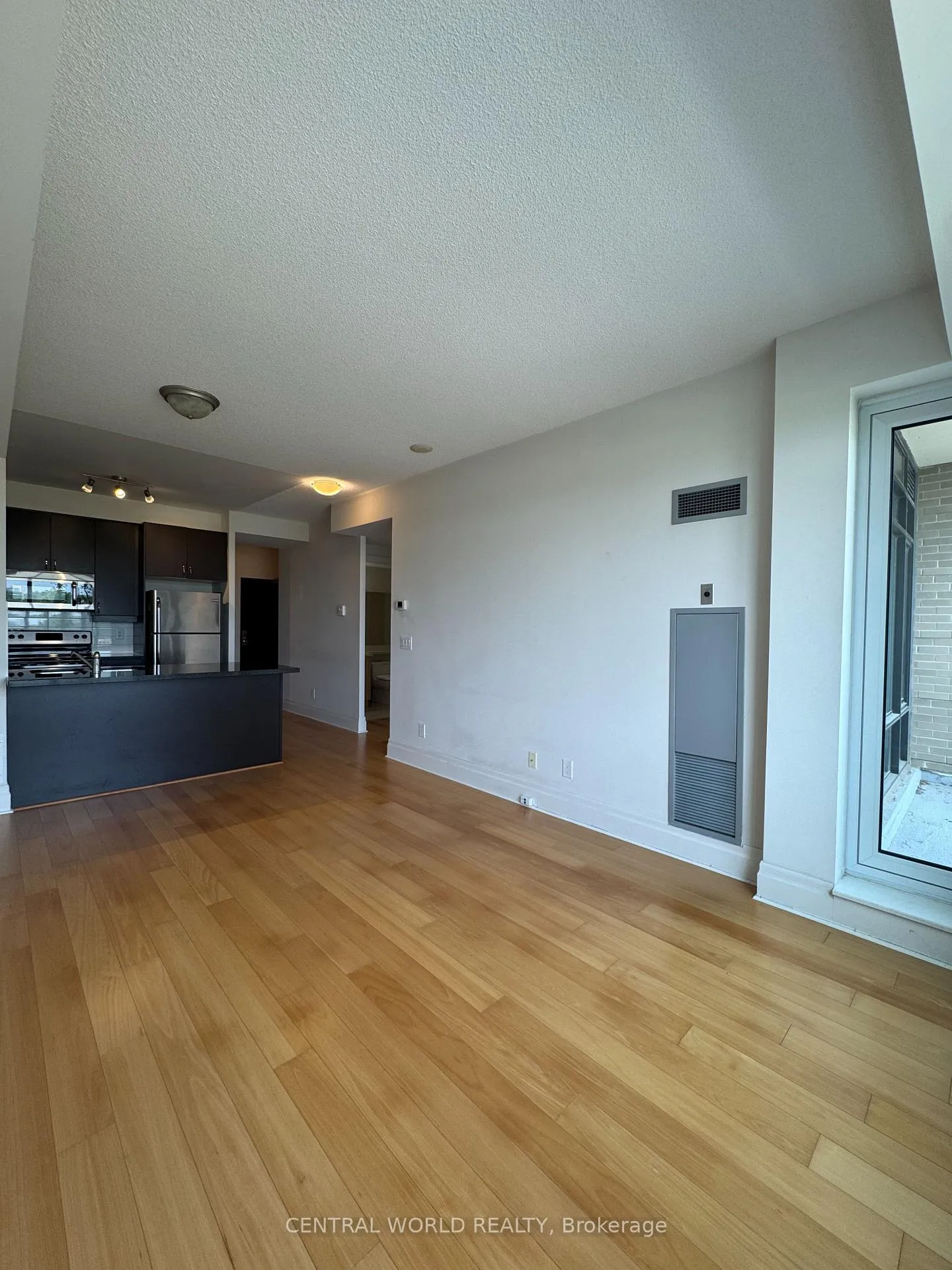 Photo 3 of Unit 205, 131 Upper Duke Crescent, Markham, Unionville — HOMEH