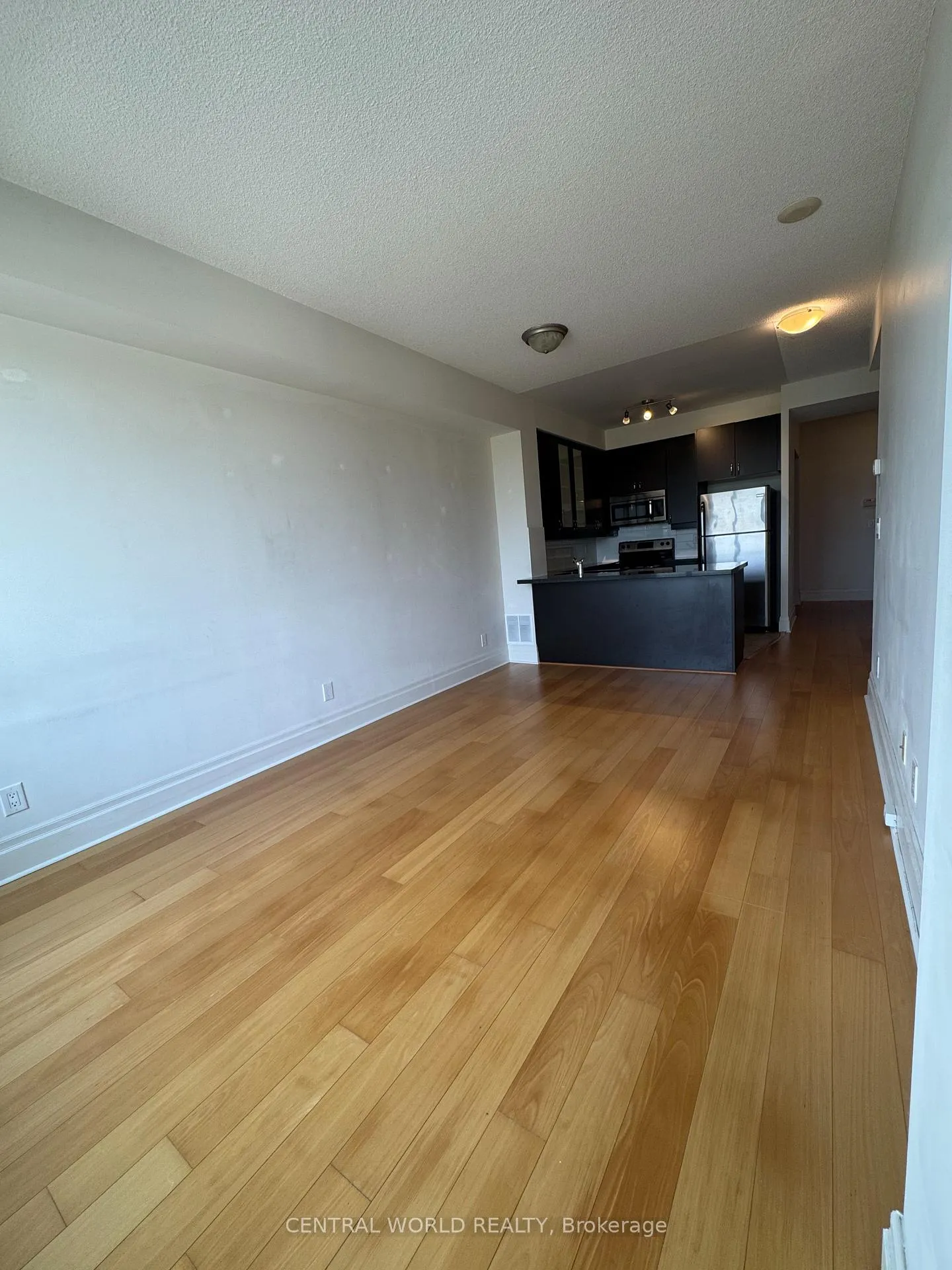 Photo 4 of Unit 205, 131 Upper Duke Crescent, Markham, Unionville — HOMEH