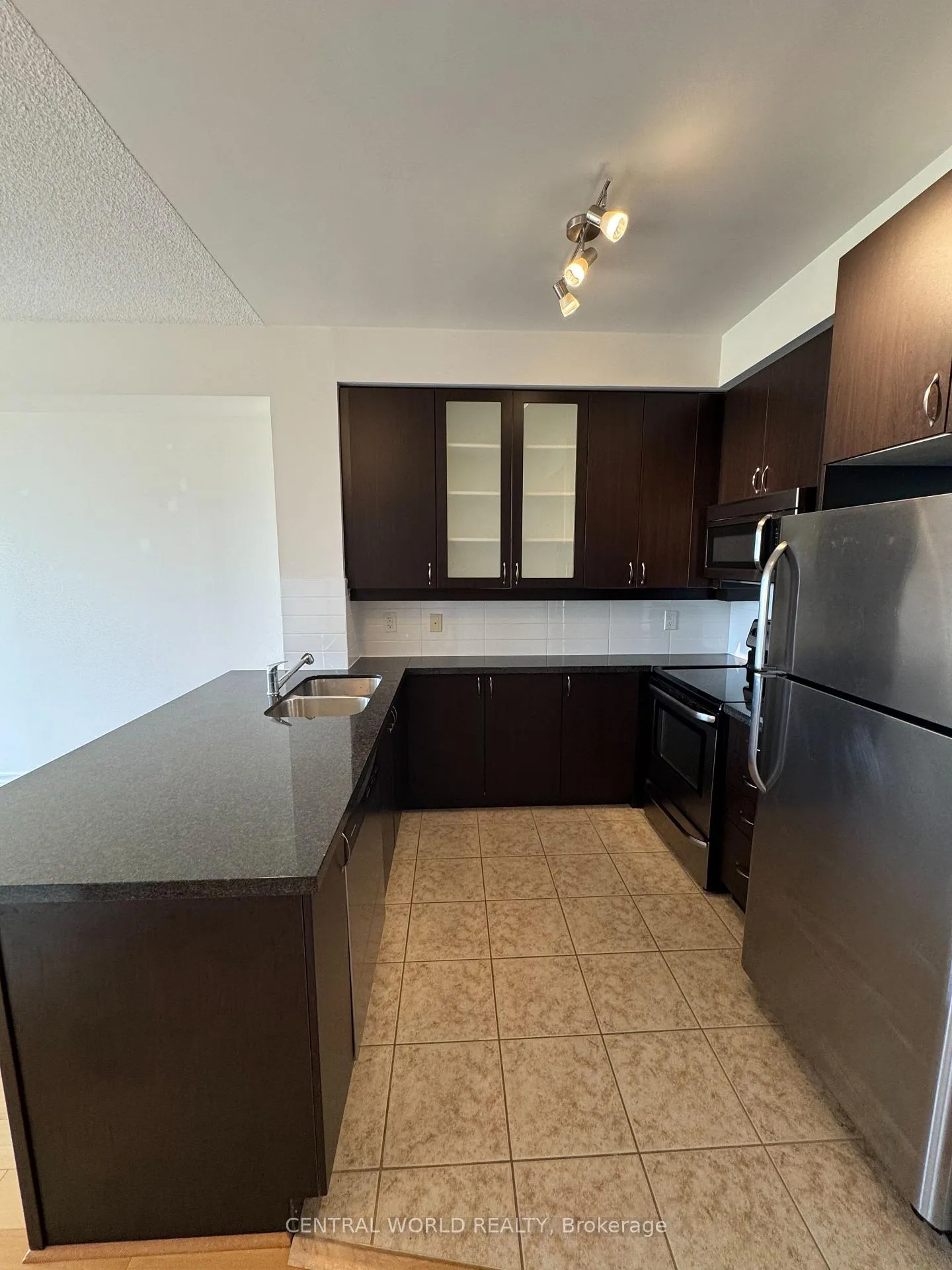 Photo 5 of Unit 205, 131 Upper Duke Crescent, Markham, Unionville — HOMEH