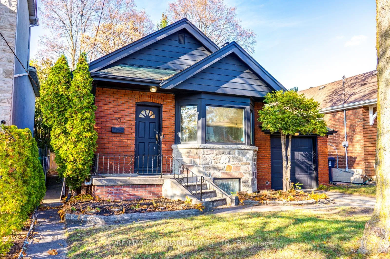 Photo 2 of 10 Coxwell Boulevard, Toronto, East York — HOMEH