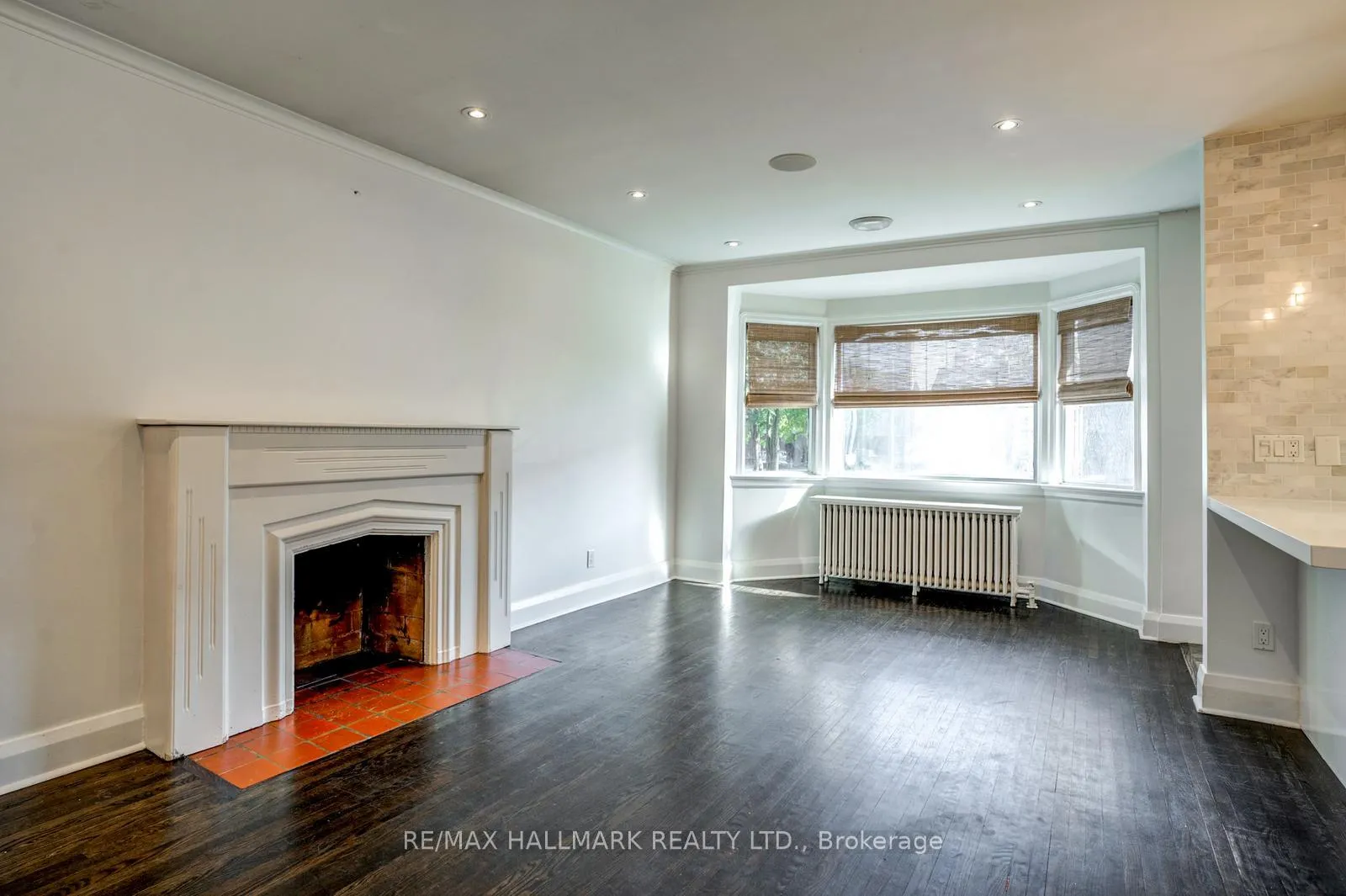 Photo 9 of 10 Coxwell Boulevard, Toronto, East York — HOMEH
