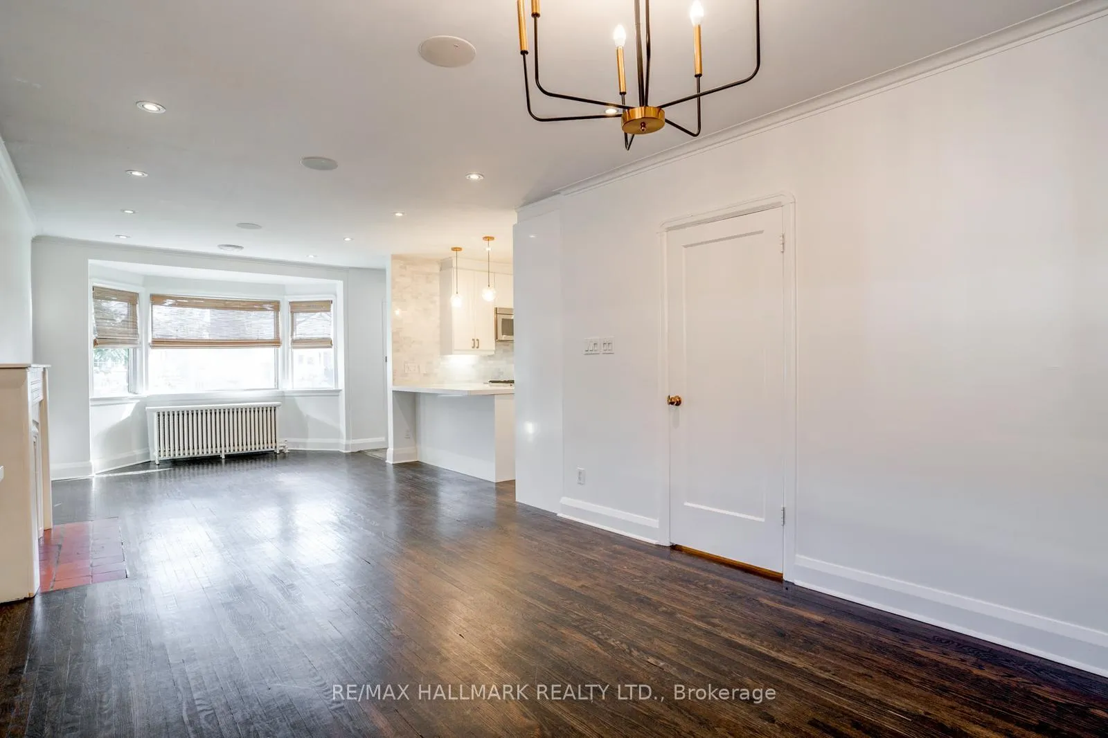 Photo 13 of 10 Coxwell Boulevard, Toronto, East York — HOMEH