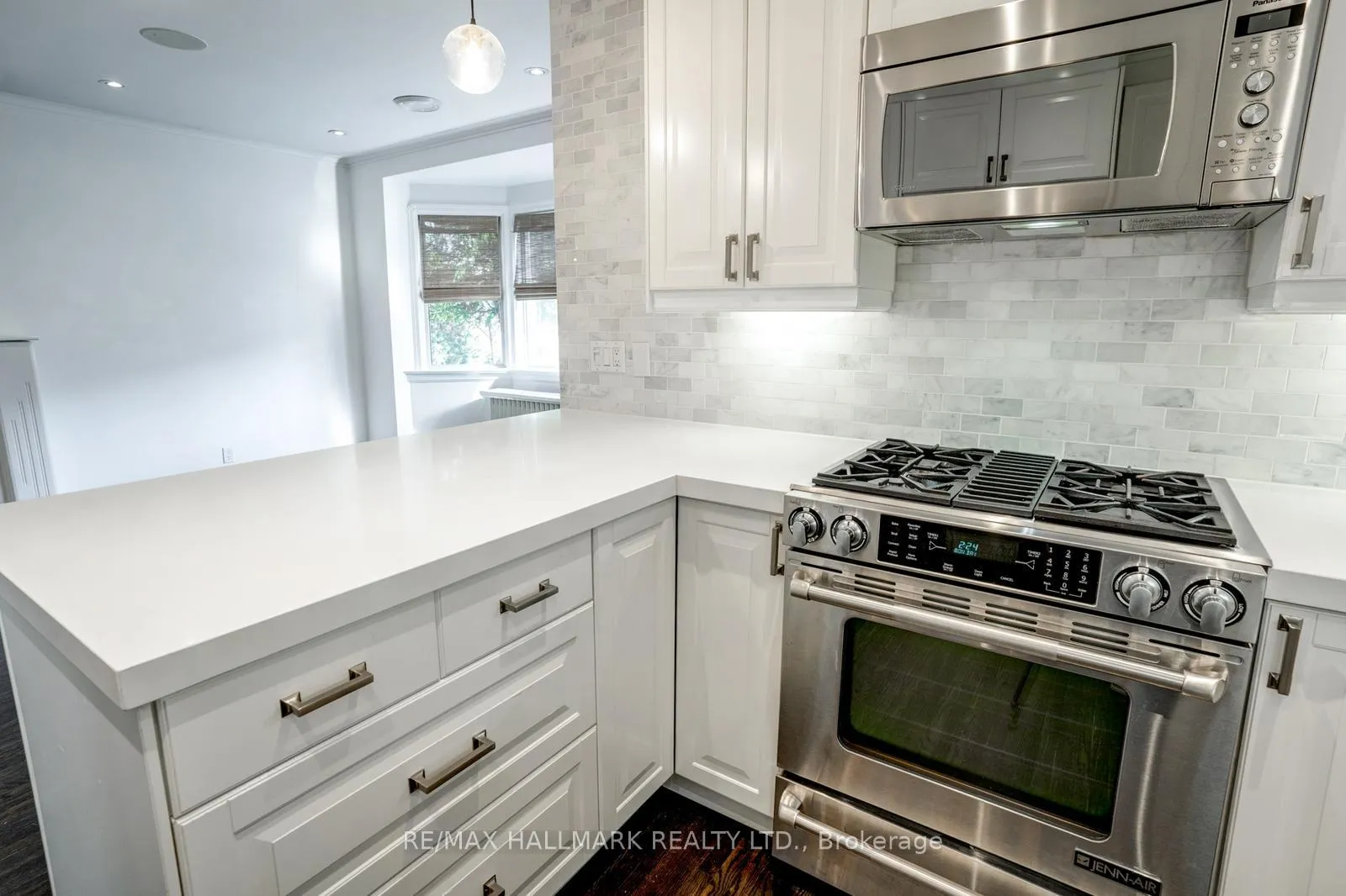 Photo 18 of 10 Coxwell Boulevard, Toronto, East York — HOMEH