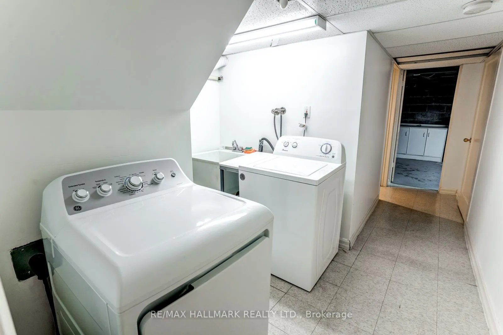 Photo 31 of 10 Coxwell Boulevard, Toronto, East York — HOMEH