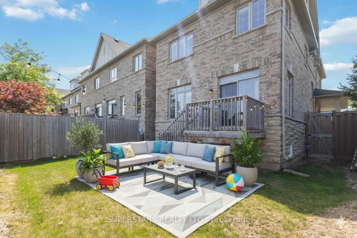 Photo 1 of 70 Living Crescent, Markham, Victoria Square — HOMEH