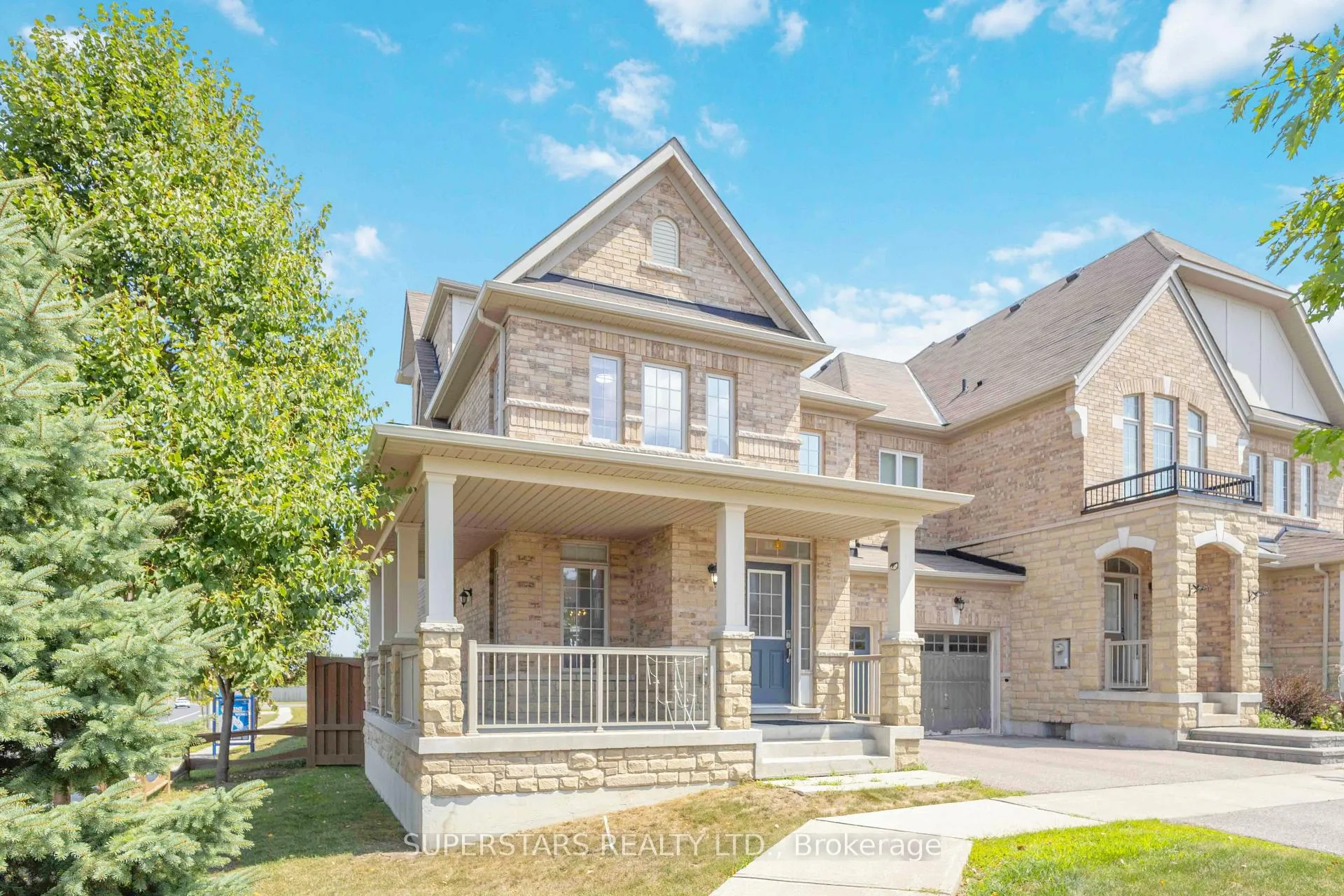 Photo 2 of 70 Living Crescent, Markham, Victoria Square — HOMEH