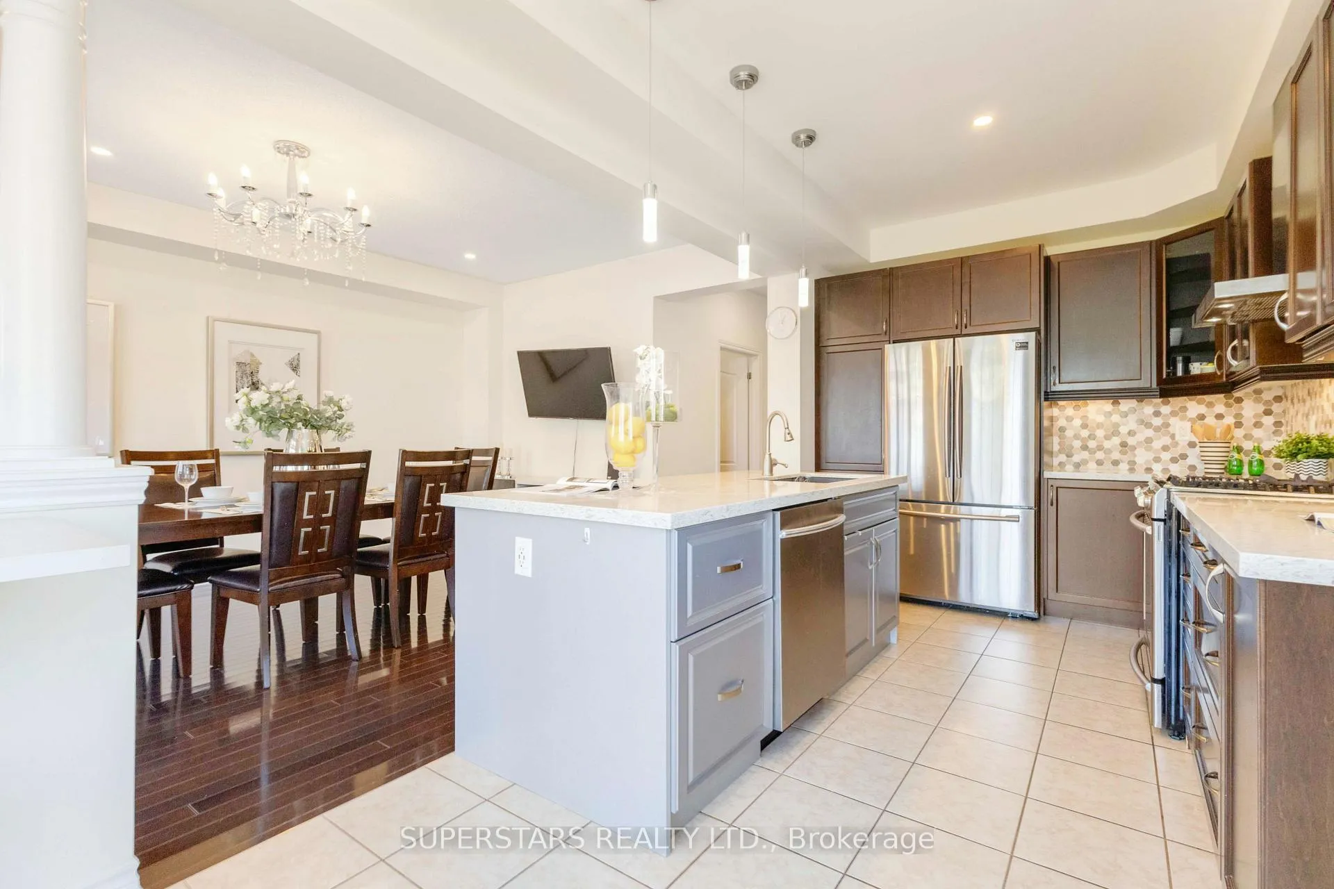 Photo 5 of 70 Living Crescent, Markham, Victoria Square — HOMEH