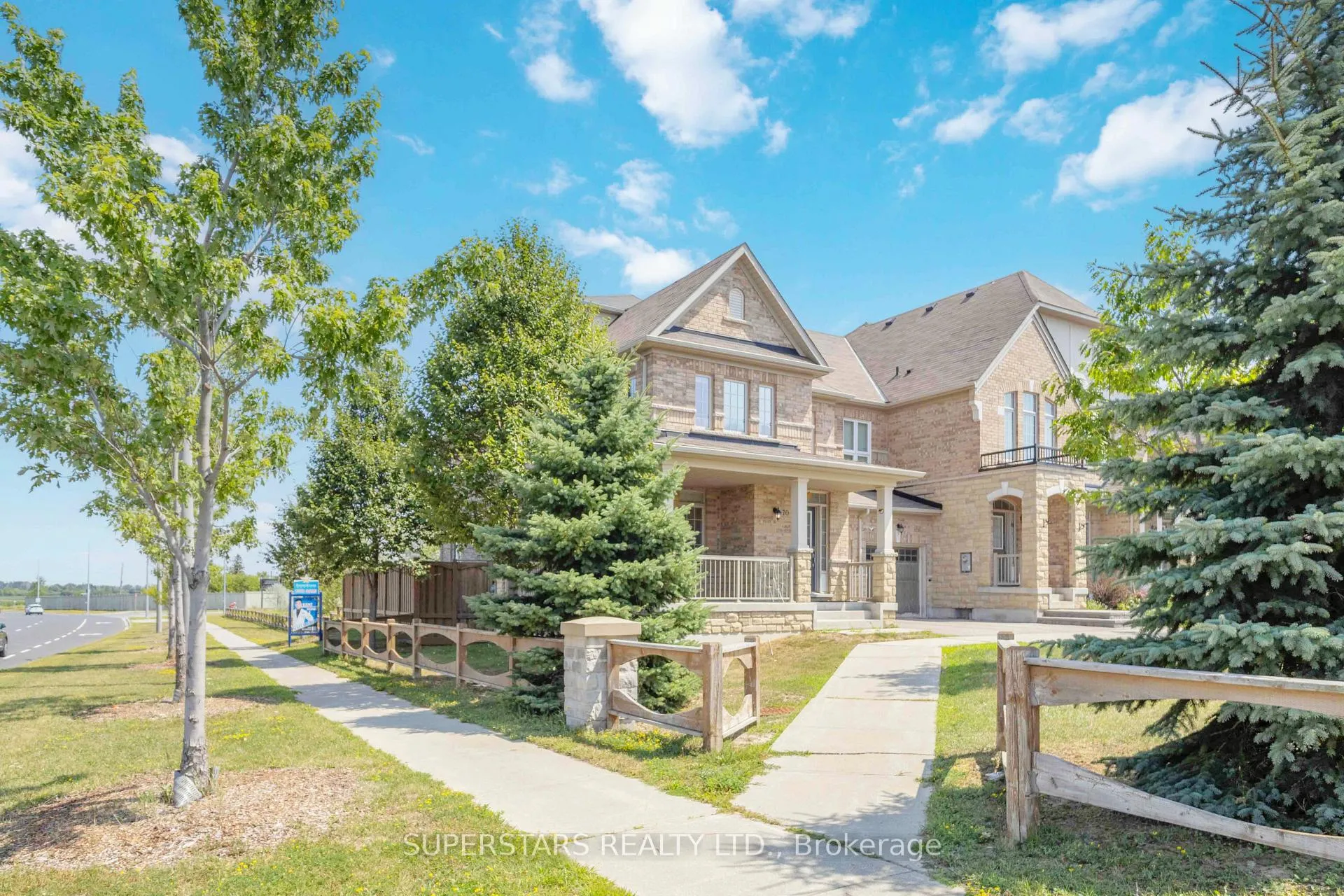 Photo 35 of 70 Living Crescent, Markham, Victoria Square — HOMEH