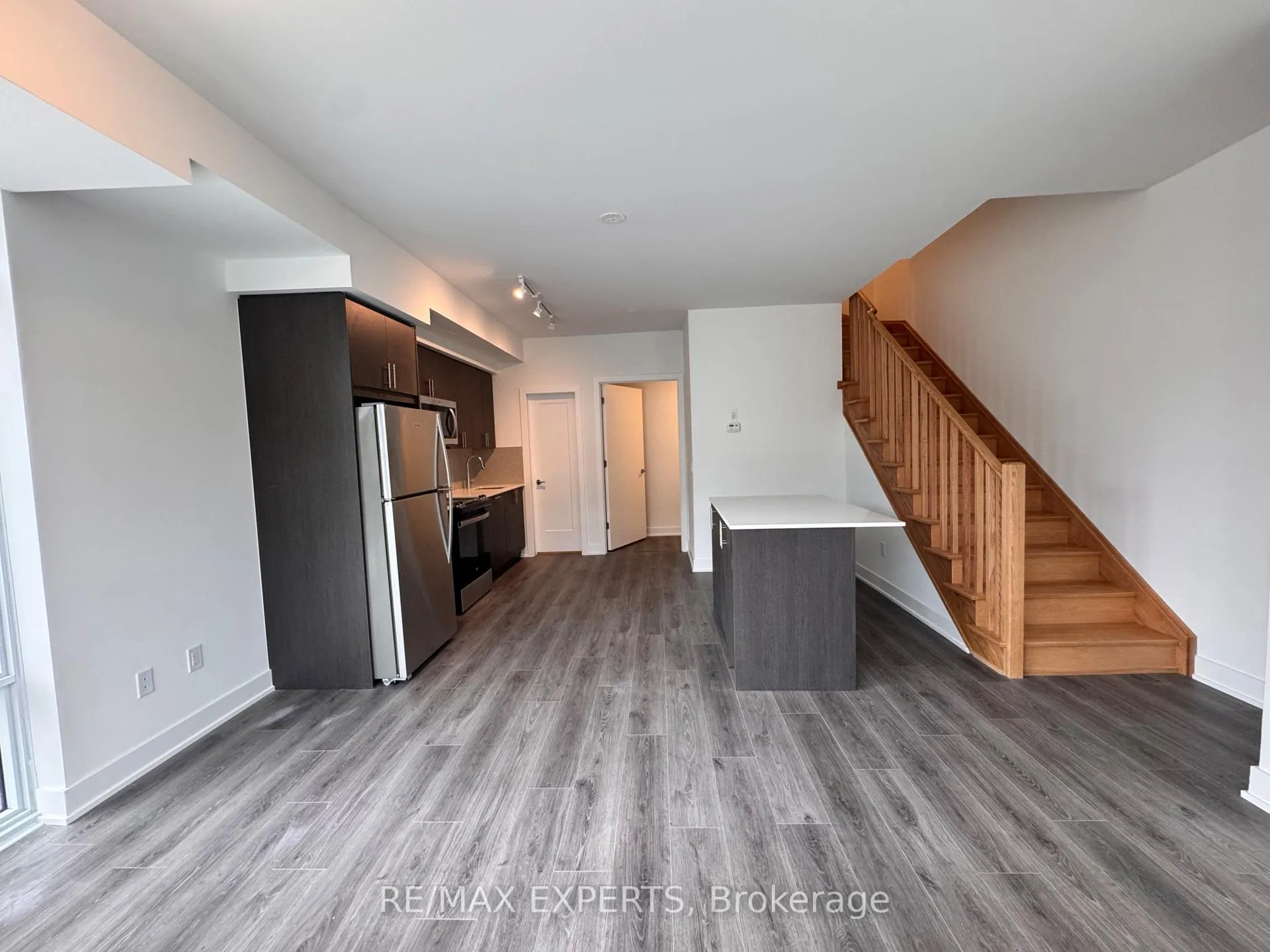 Photo 11 of 16 Alpine Symphony Path, Oshawa, Windfields — HOMEH