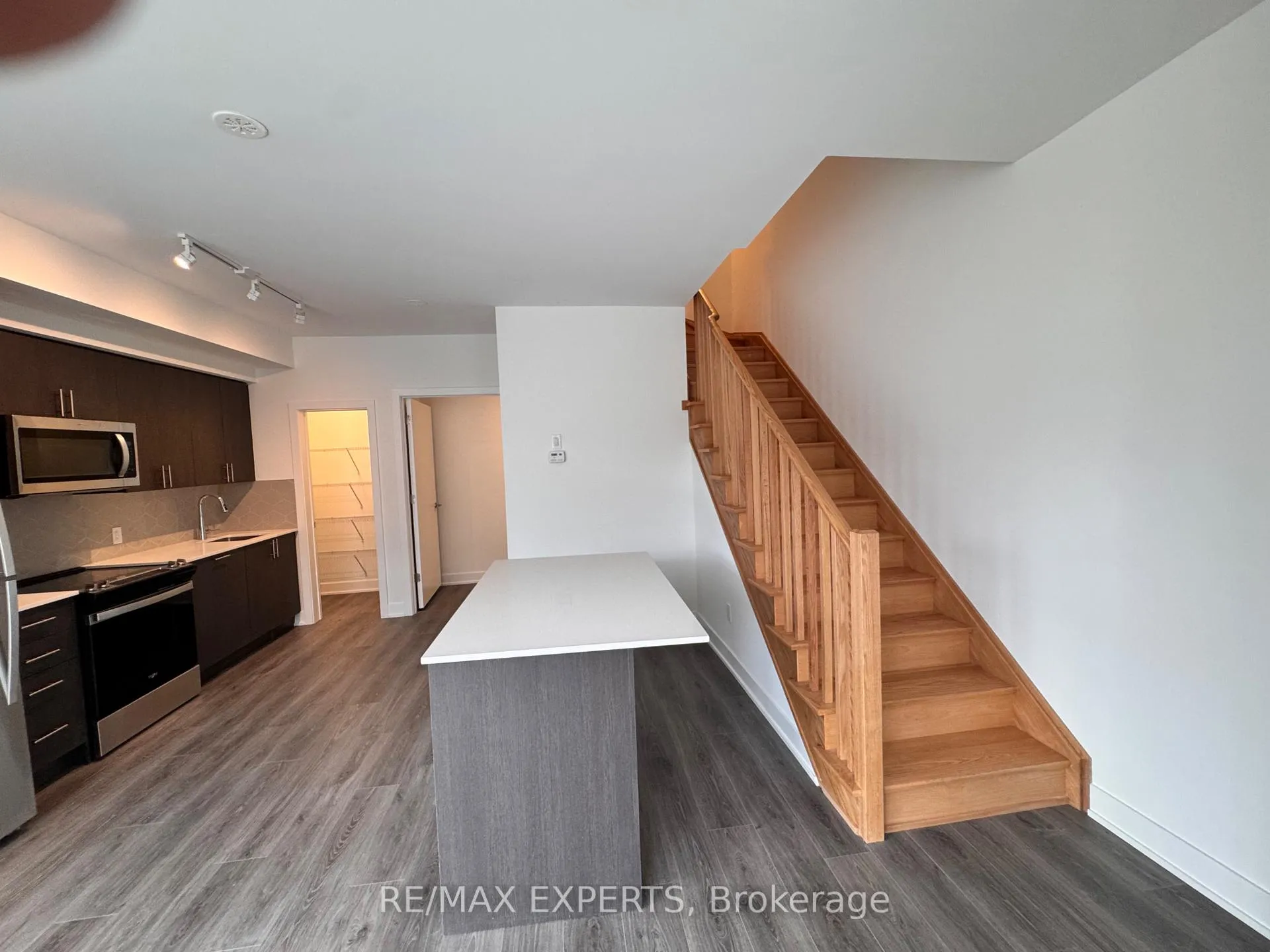 Photo 15 of 16 Alpine Symphony Path, Oshawa, Windfields — HOMEH